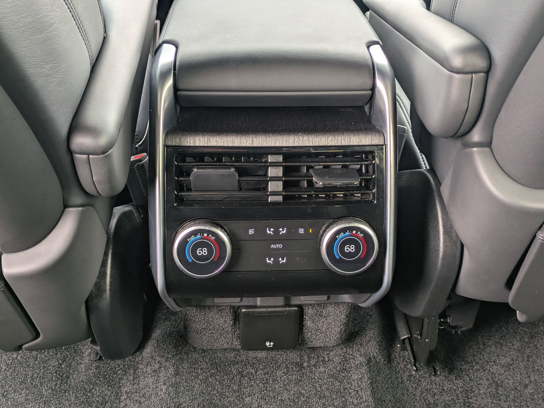 2024 Land Rover Range Rover SE