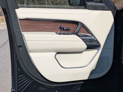 2025 Land Rover Range Rover SE