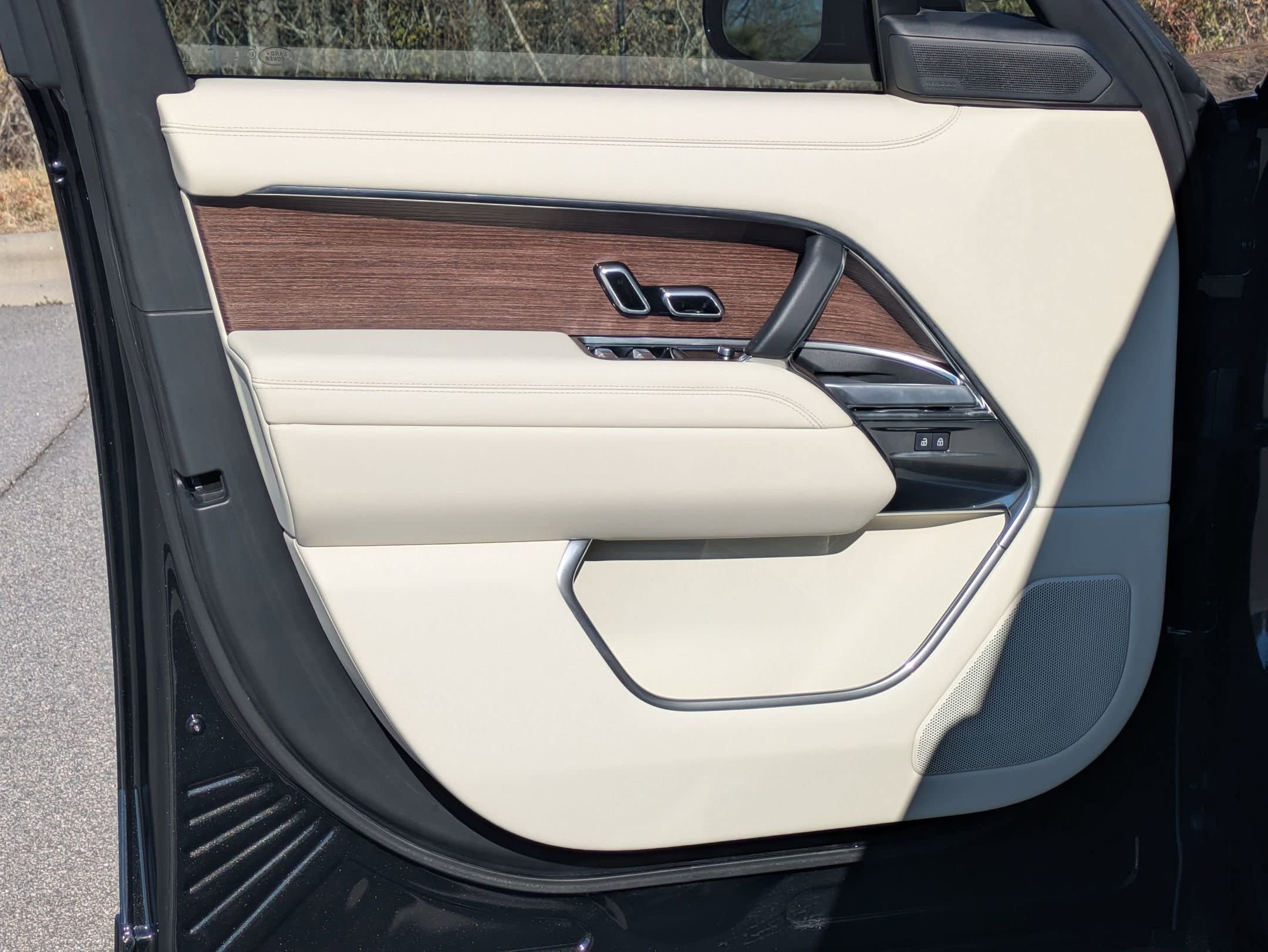 2025 Land Rover Range Rover SE