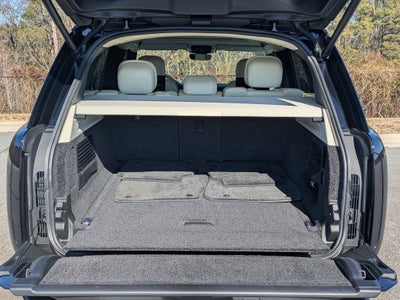 2025 Land Rover Range Rover SE