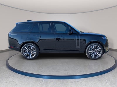 2025 Land Rover Range Rover SE