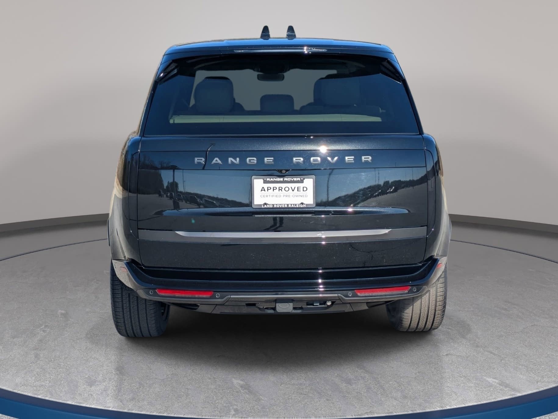 2025 Land Rover Range Rover SE