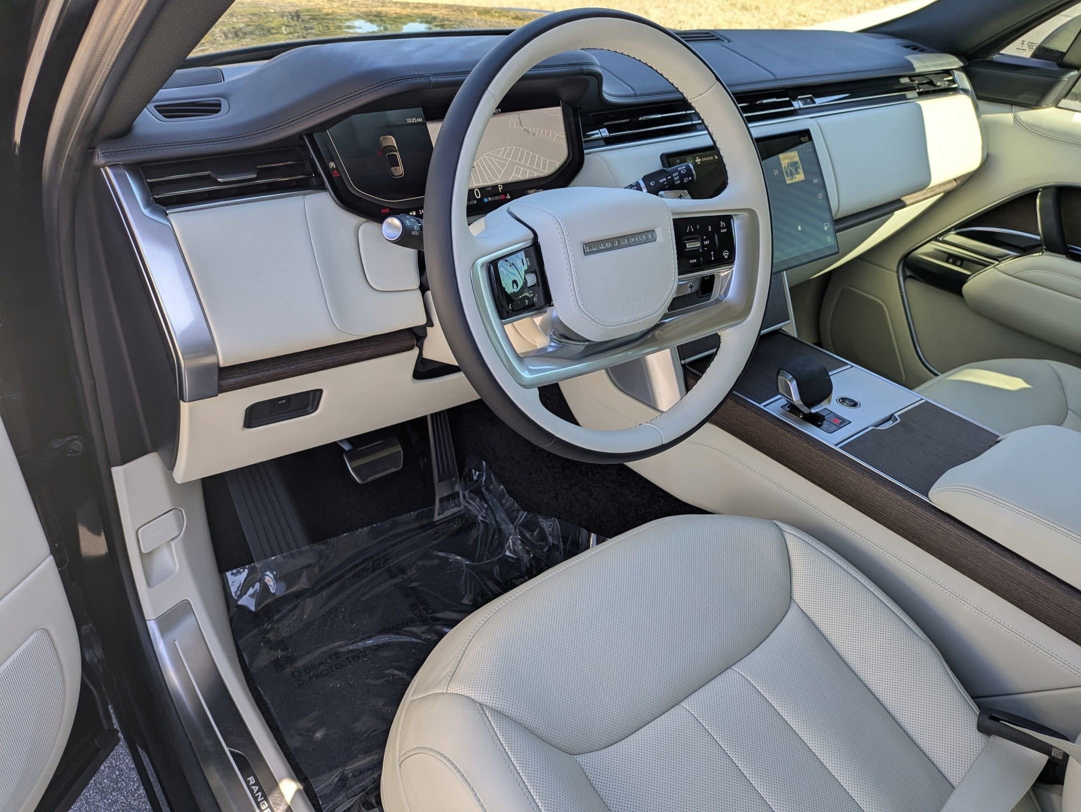 2025 Land Rover Range Rover SE