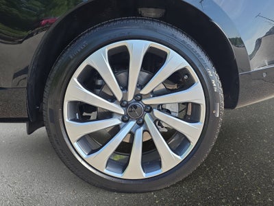 2025 Land Rover Range Rover SE