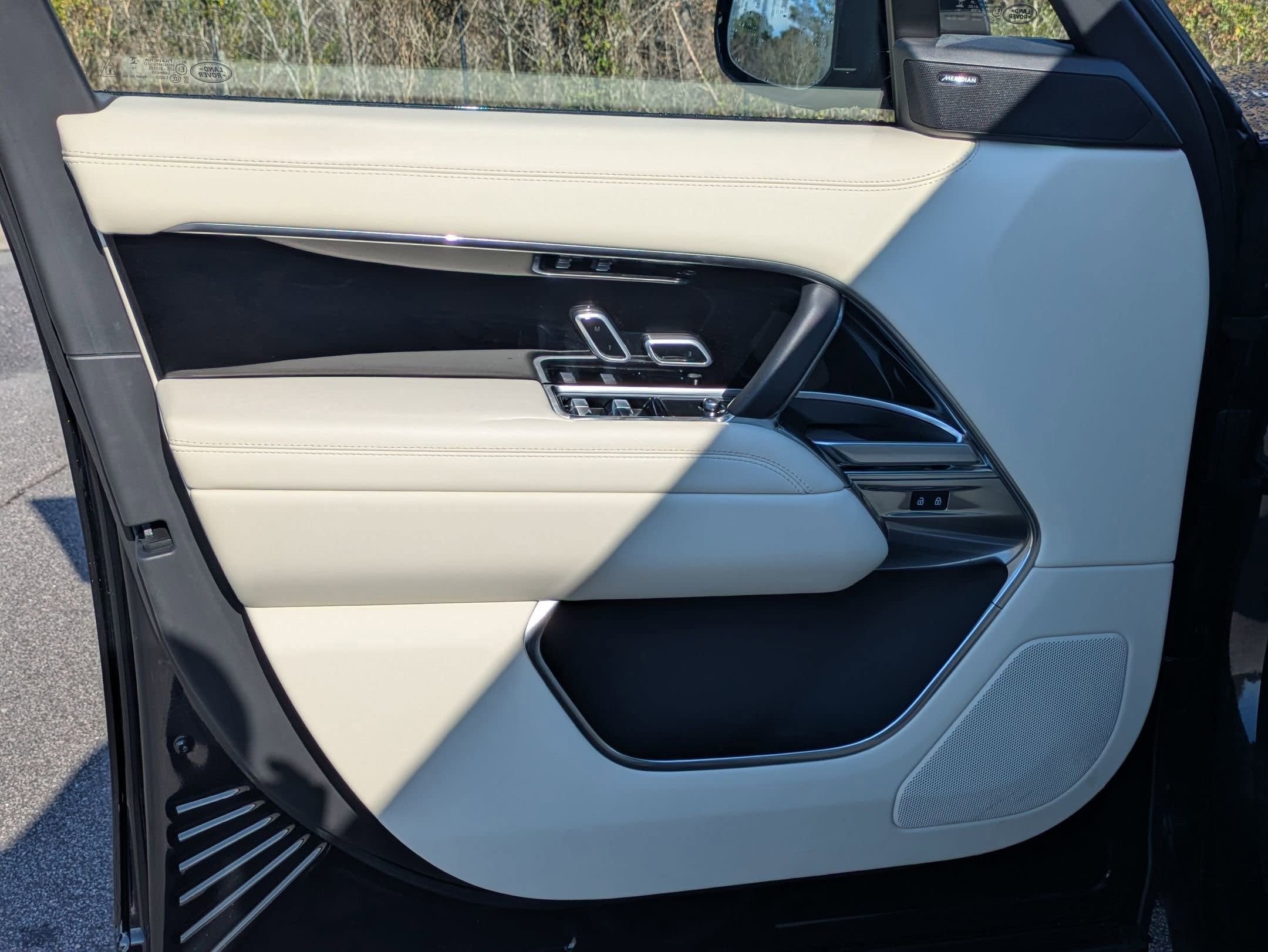 2025 Land Rover Range Rover SE