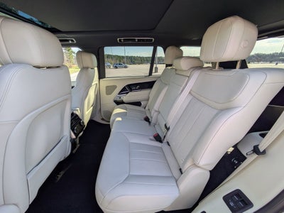 2025 Land Rover Range Rover SE