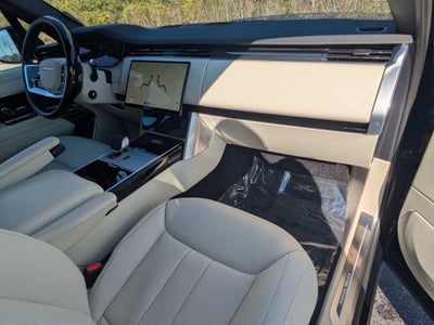 2025 Land Rover Range Rover SE