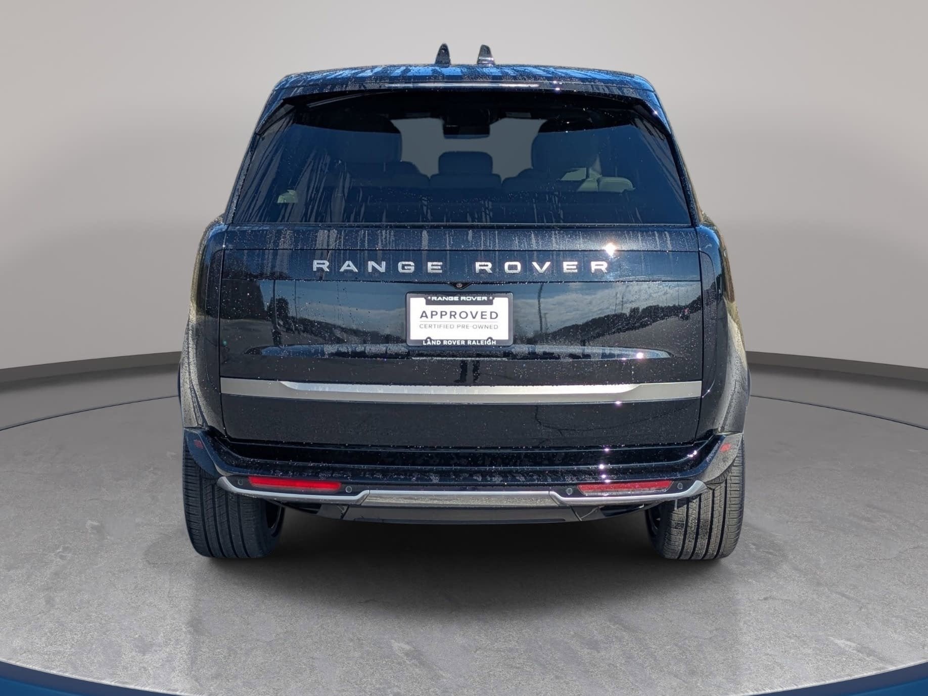 2025 Land Rover Range Rover SE