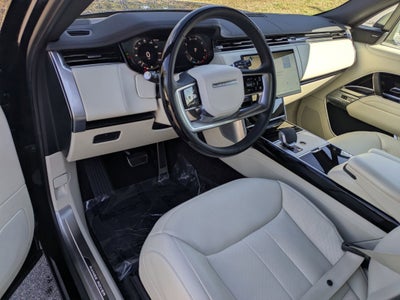 2025 Land Rover Range Rover SE