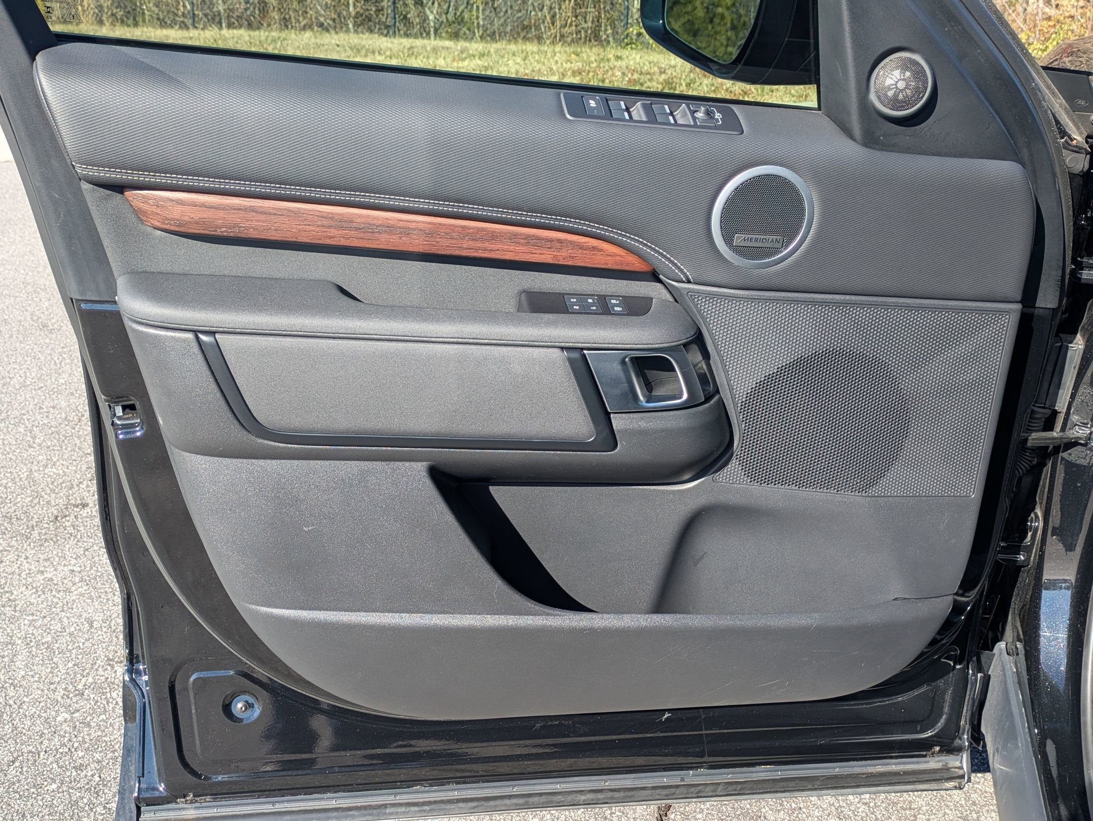 2024 Land Rover Discovery Dynamic SE