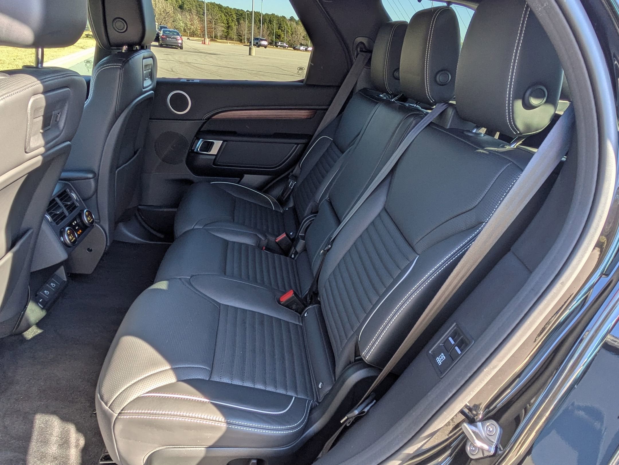 2024 Land Rover Discovery Dynamic SE