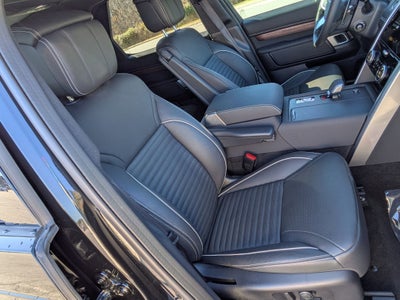 2024 Land Rover Discovery Dynamic SE