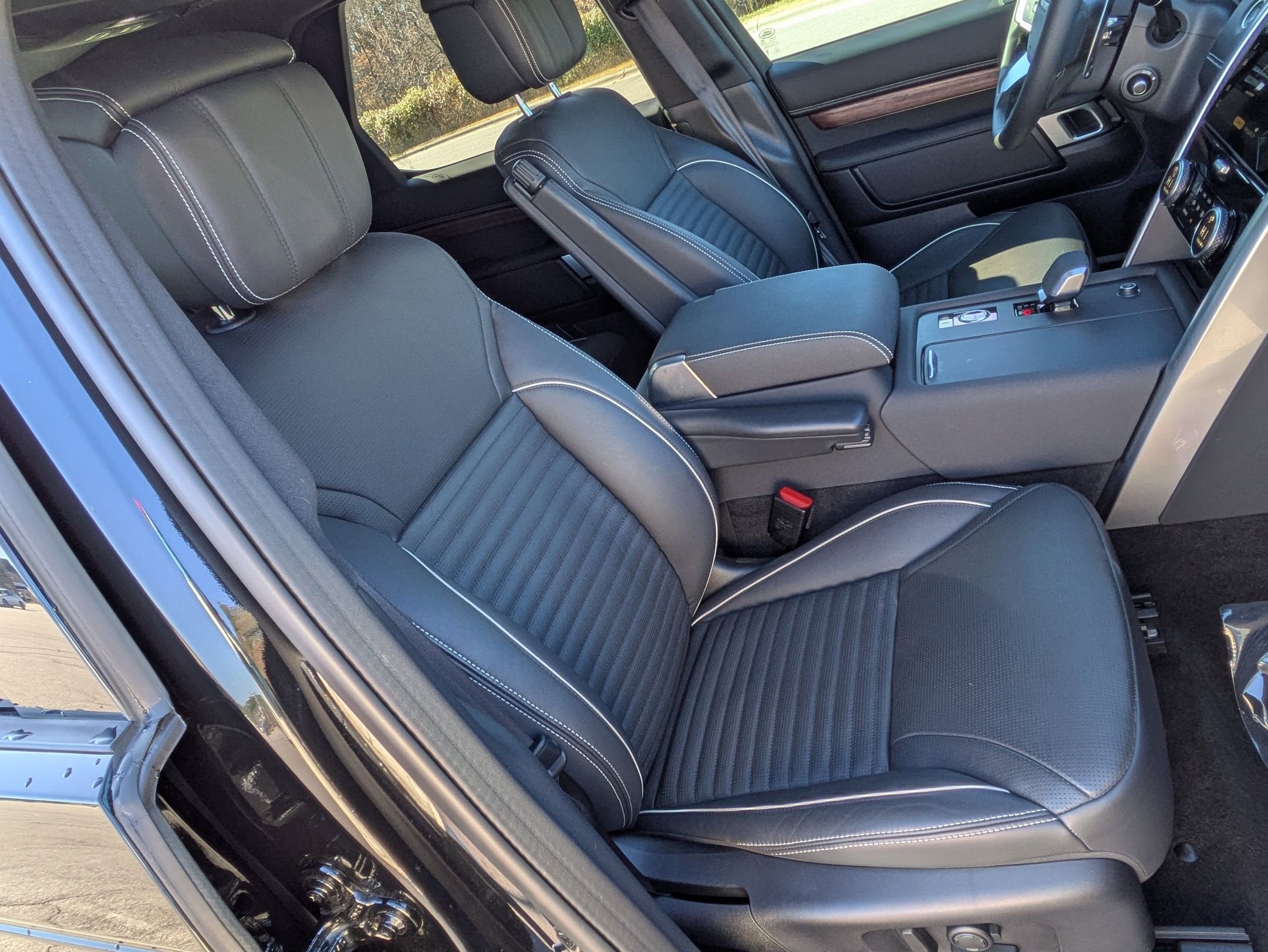 2024 Land Rover Discovery Dynamic SE