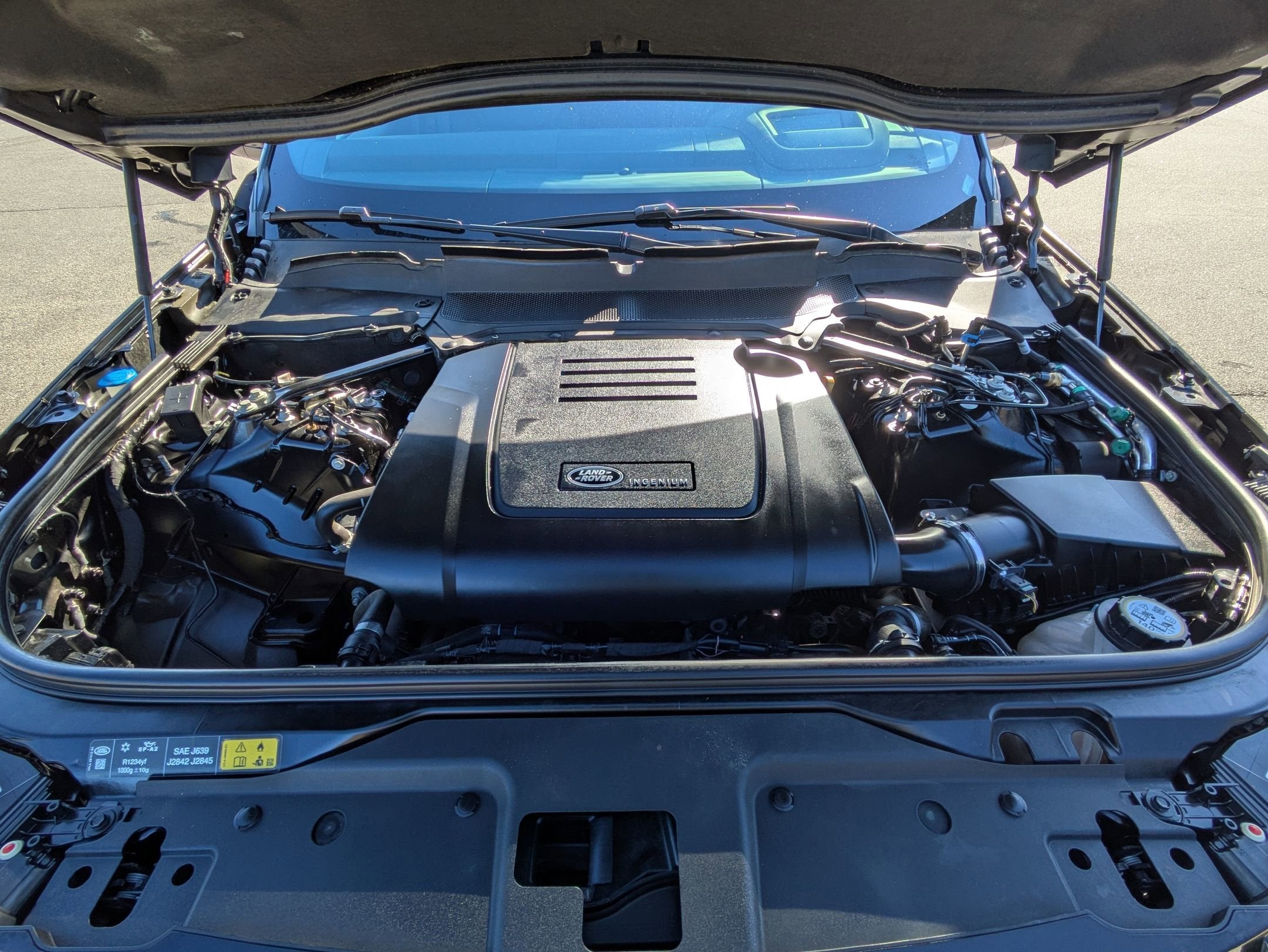 2024 Land Rover Discovery Dynamic SE