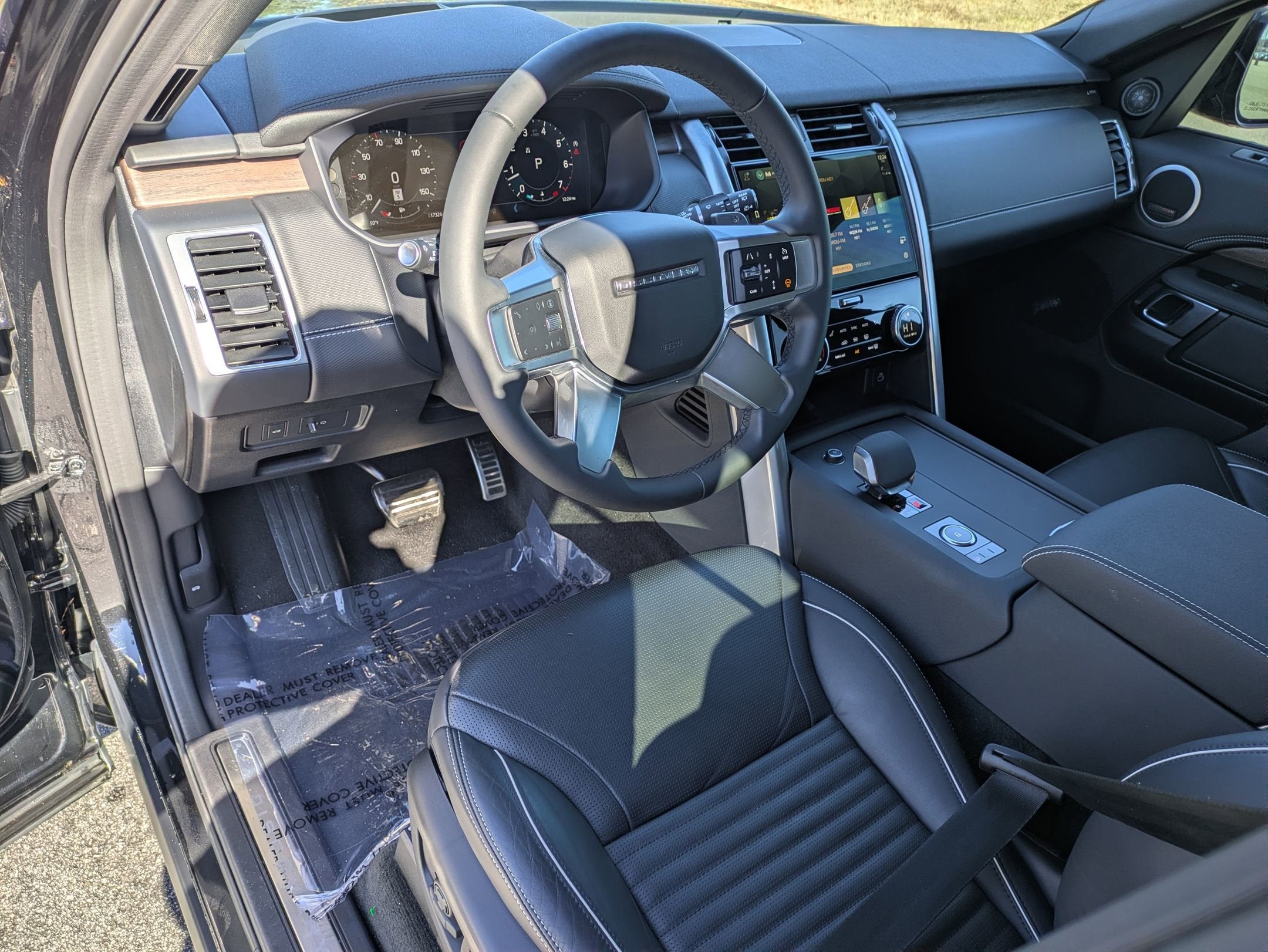 2024 Land Rover Discovery Dynamic SE