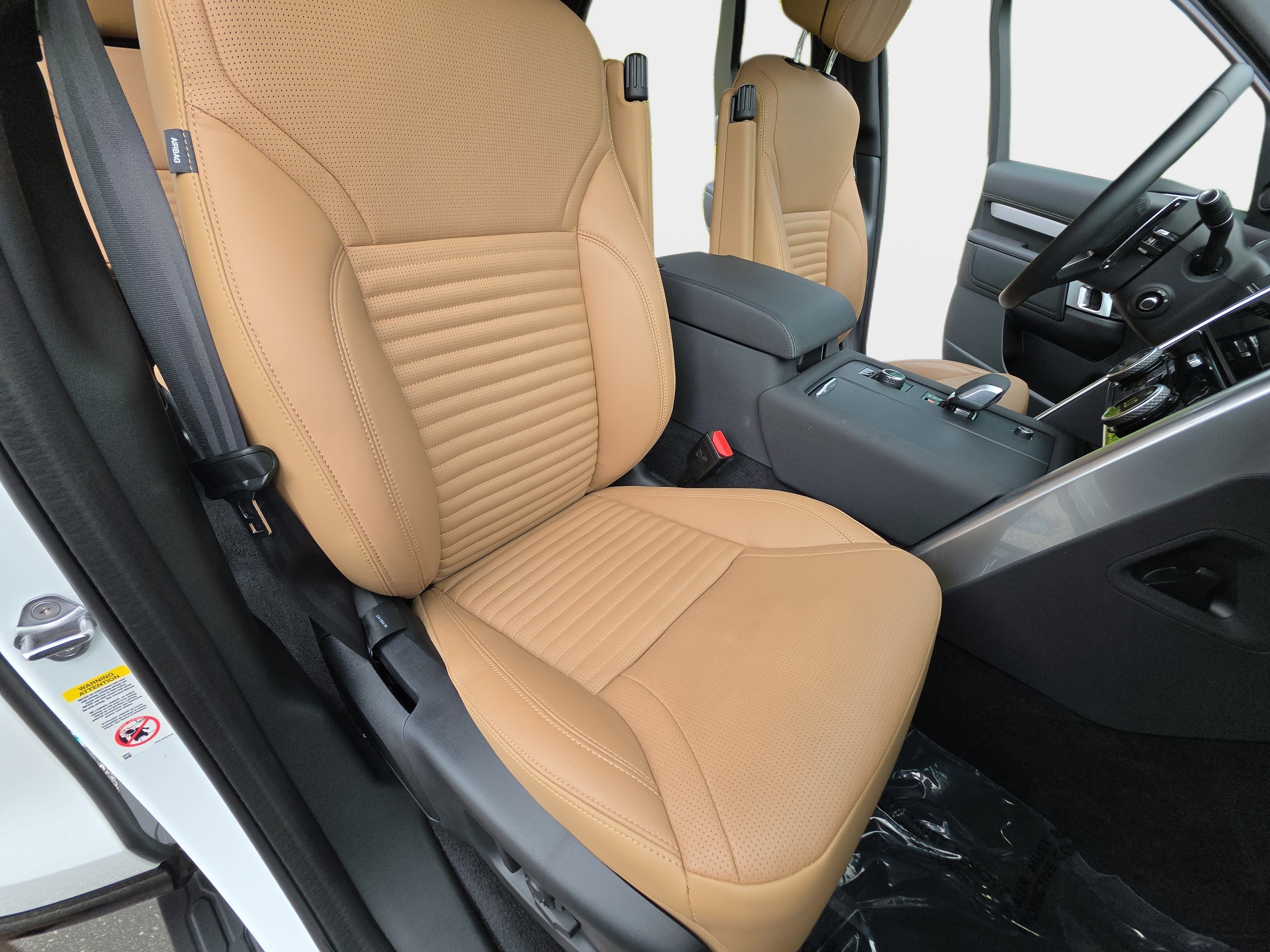 2025 Land Rover Discovery Dynamic SE