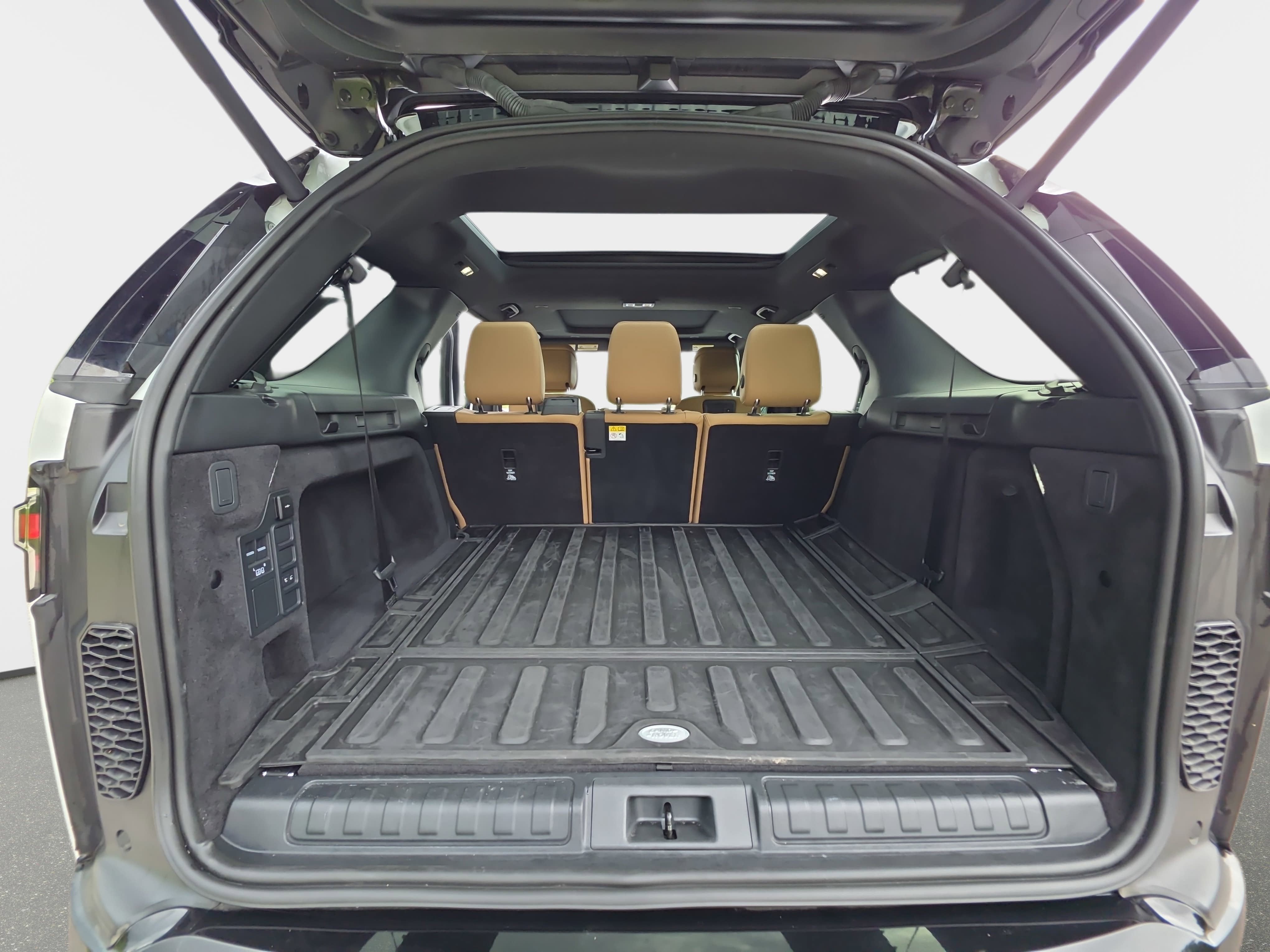 2025 Land Rover Discovery Dynamic SE