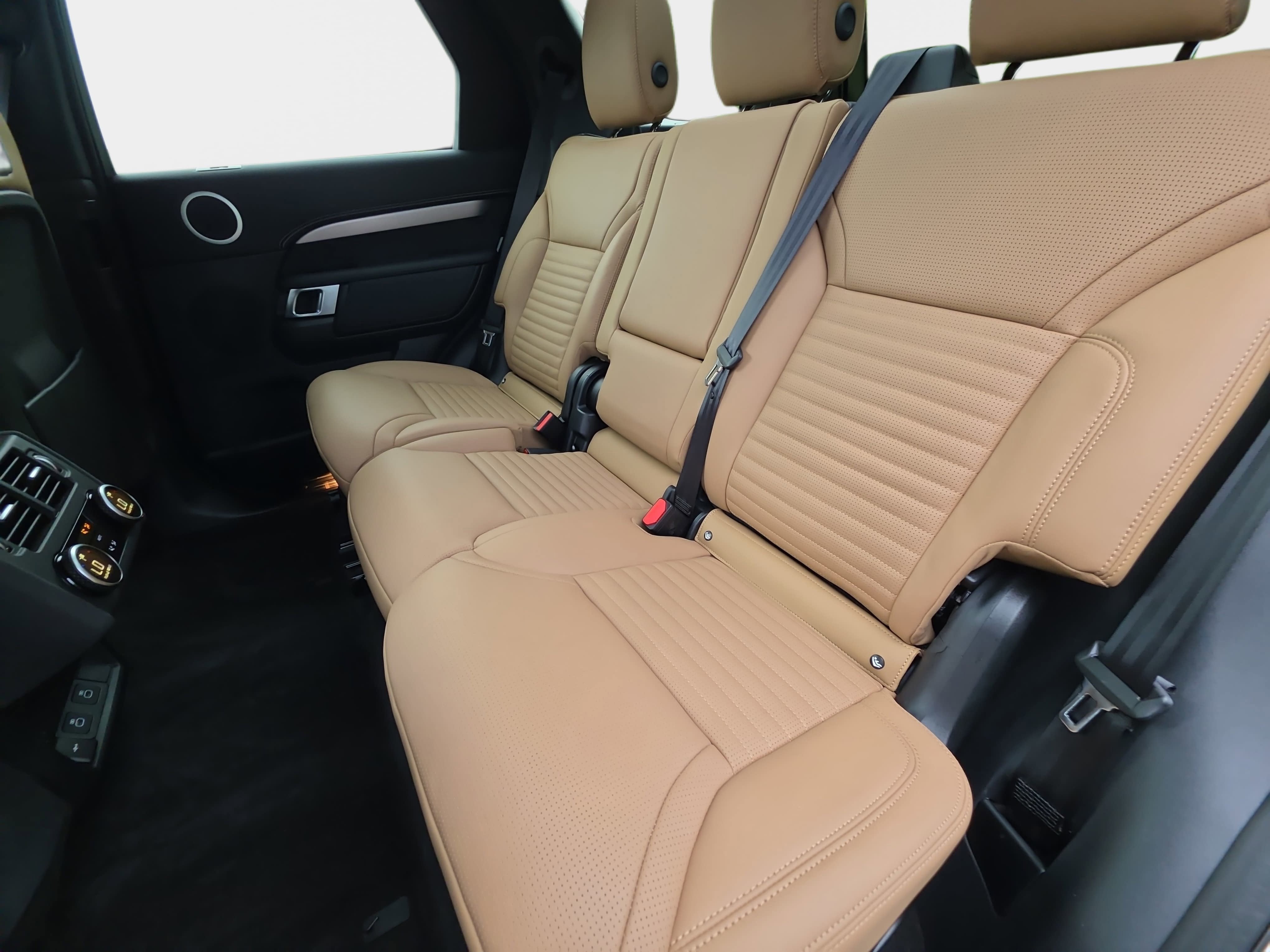 2025 Land Rover Discovery Dynamic SE