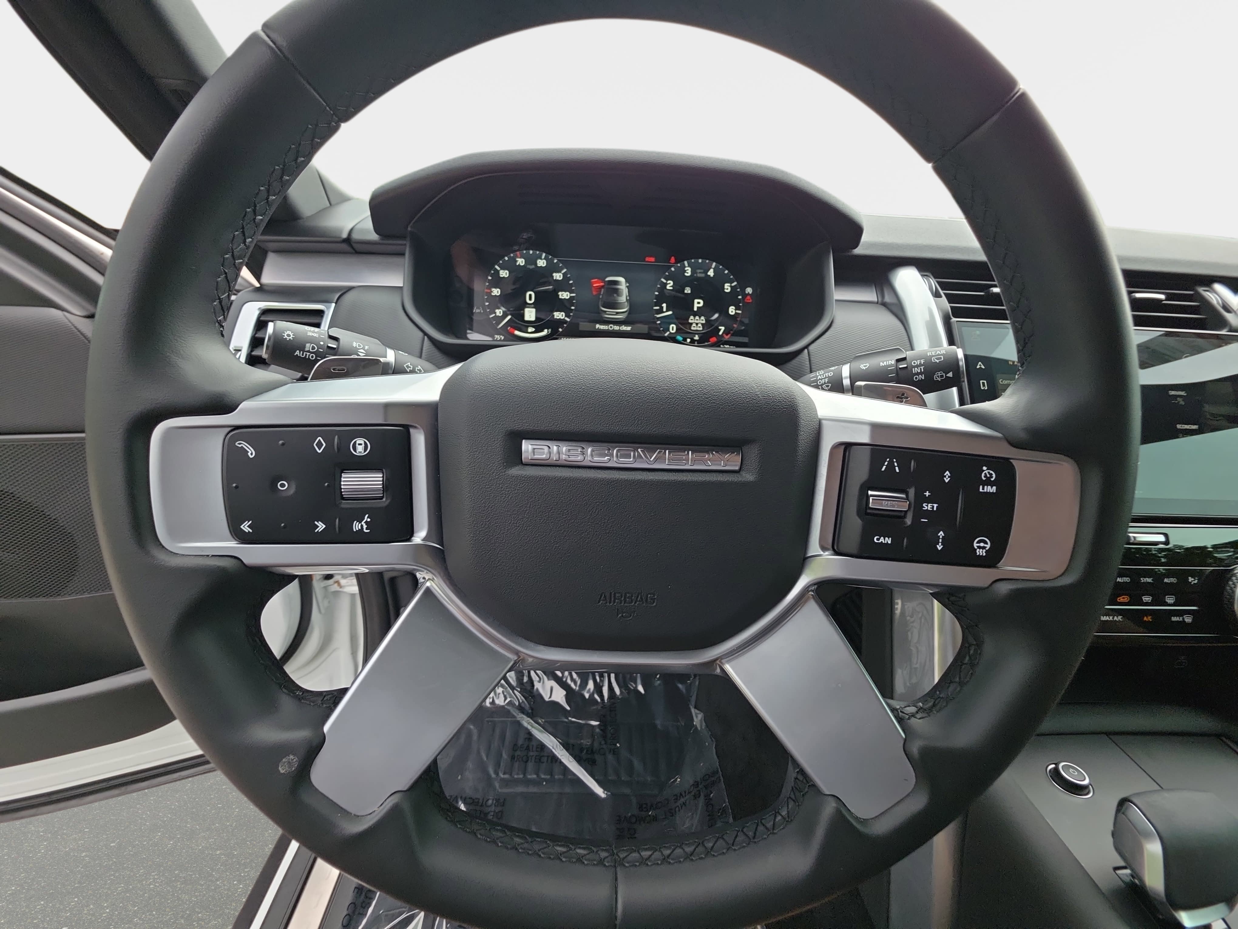 2025 Land Rover Discovery Dynamic SE