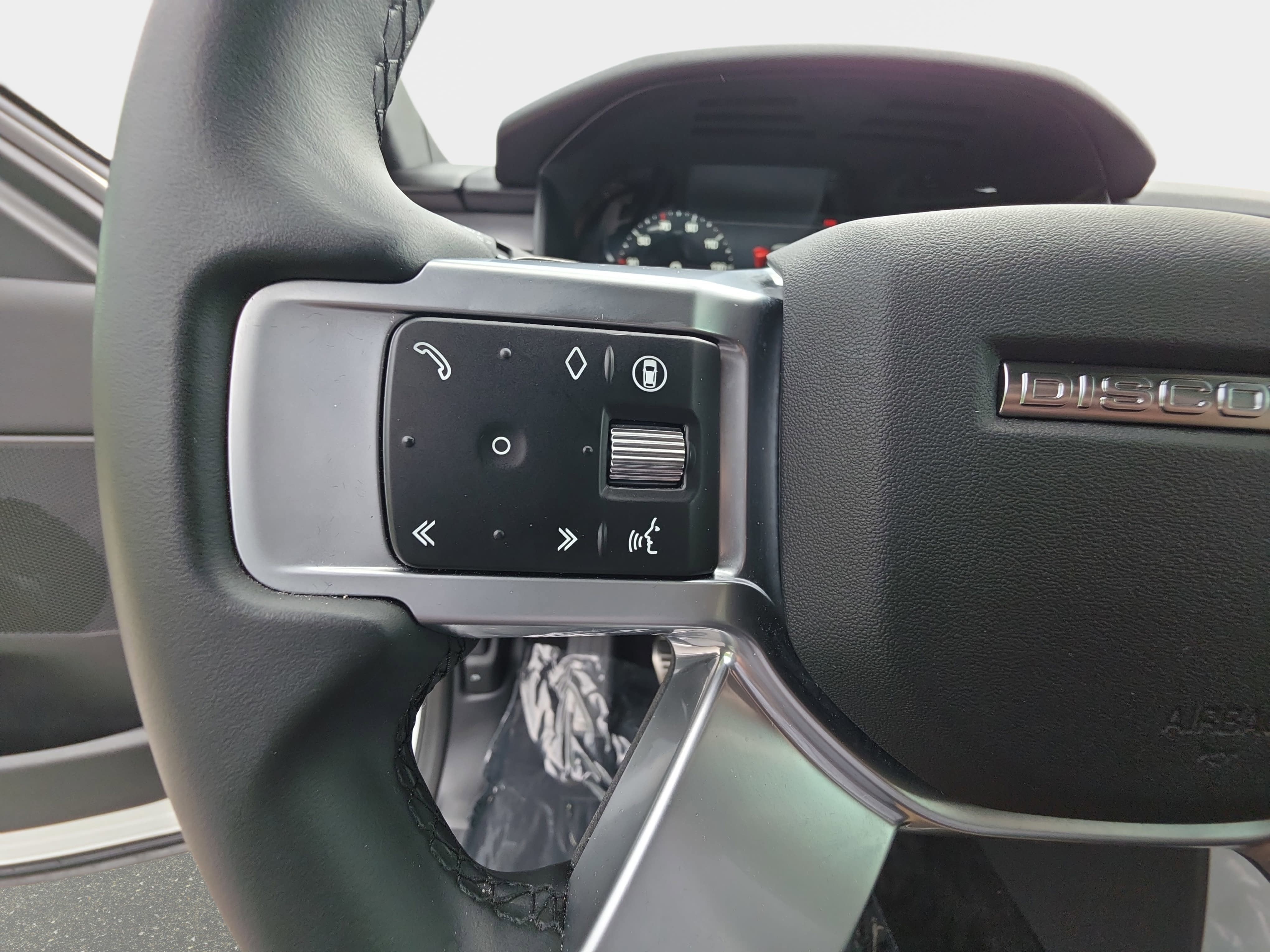 2025 Land Rover Discovery Dynamic SE