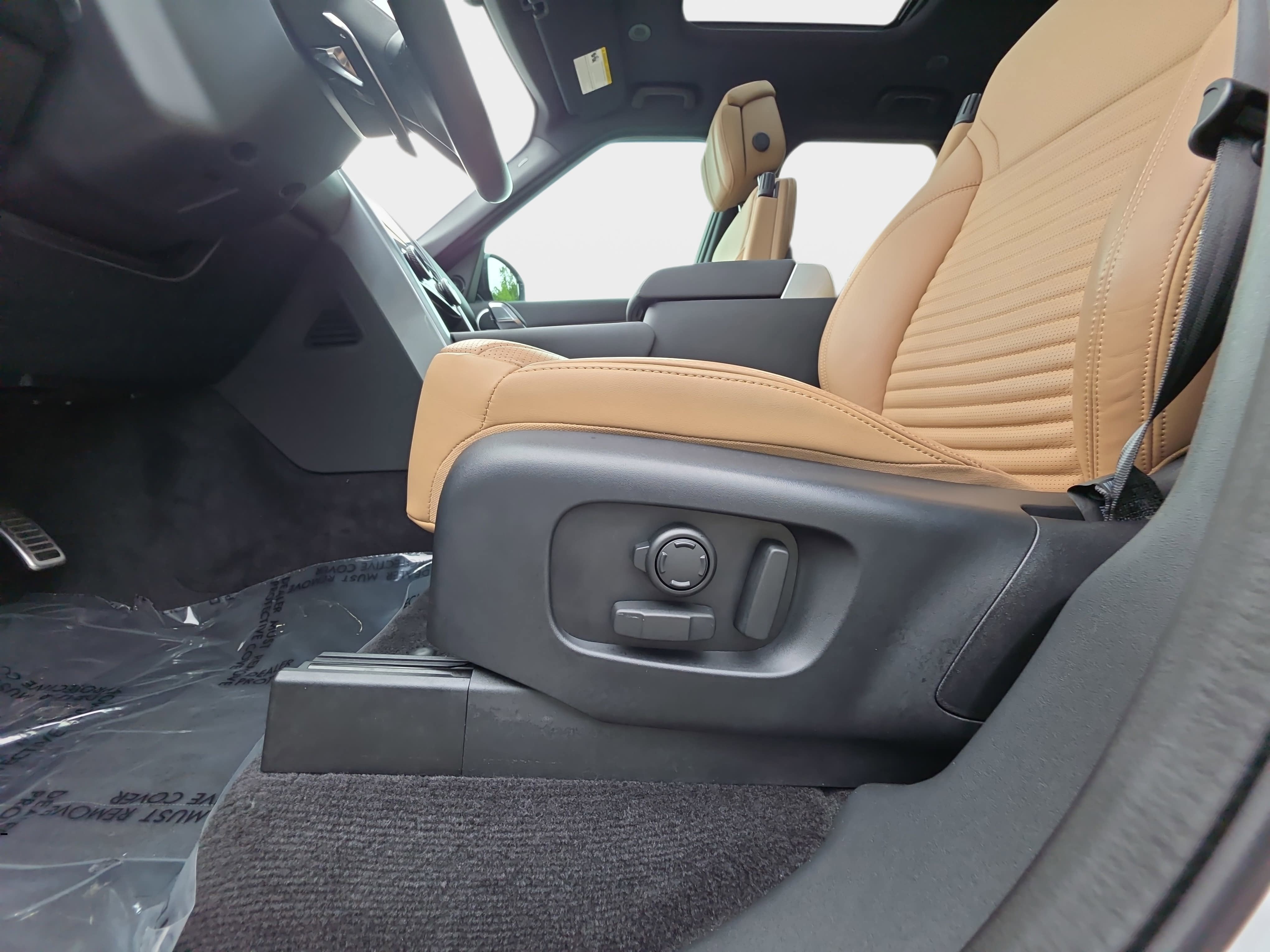 2025 Land Rover Discovery Dynamic SE