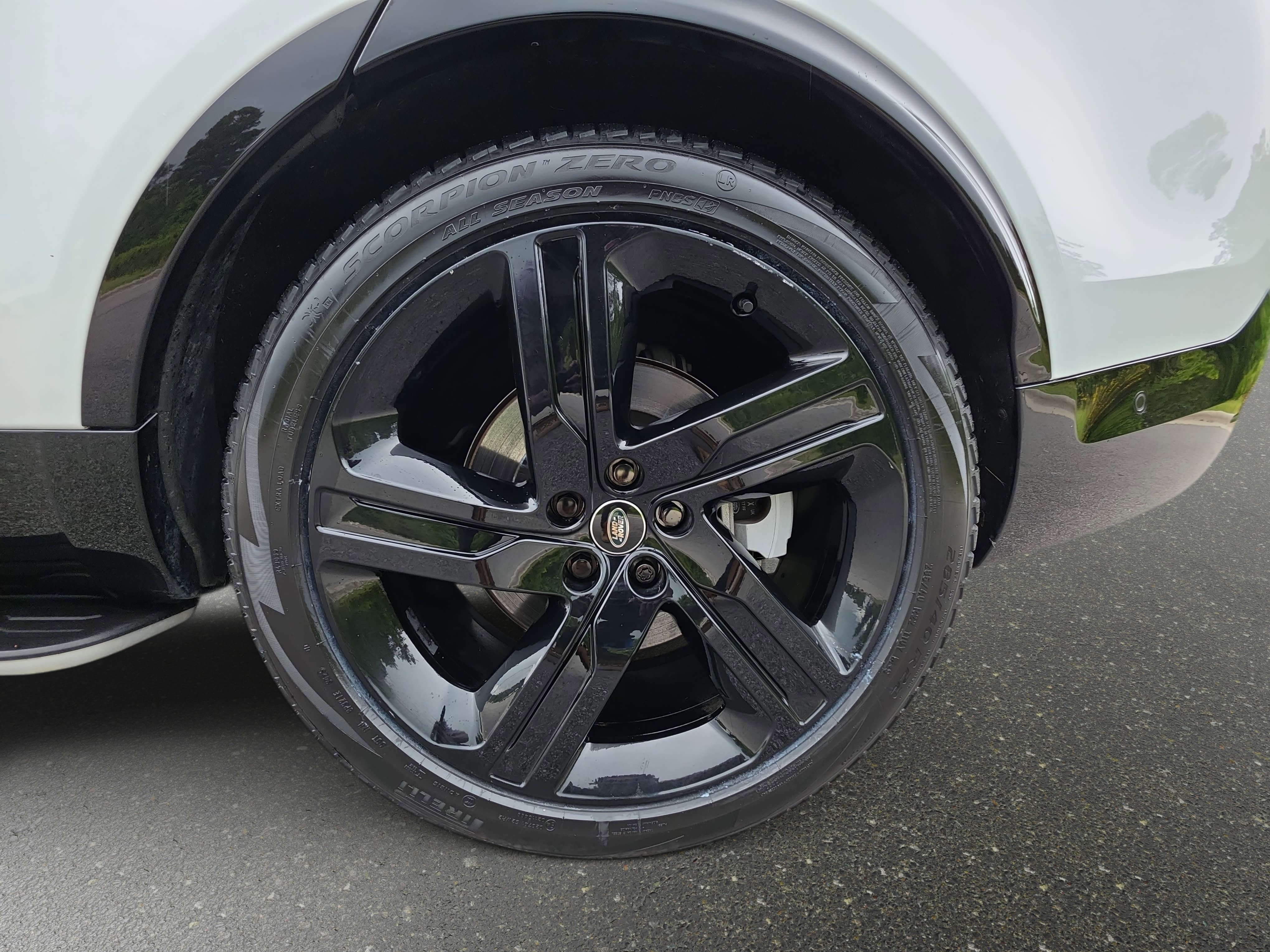 2025 Land Rover Discovery Dynamic SE