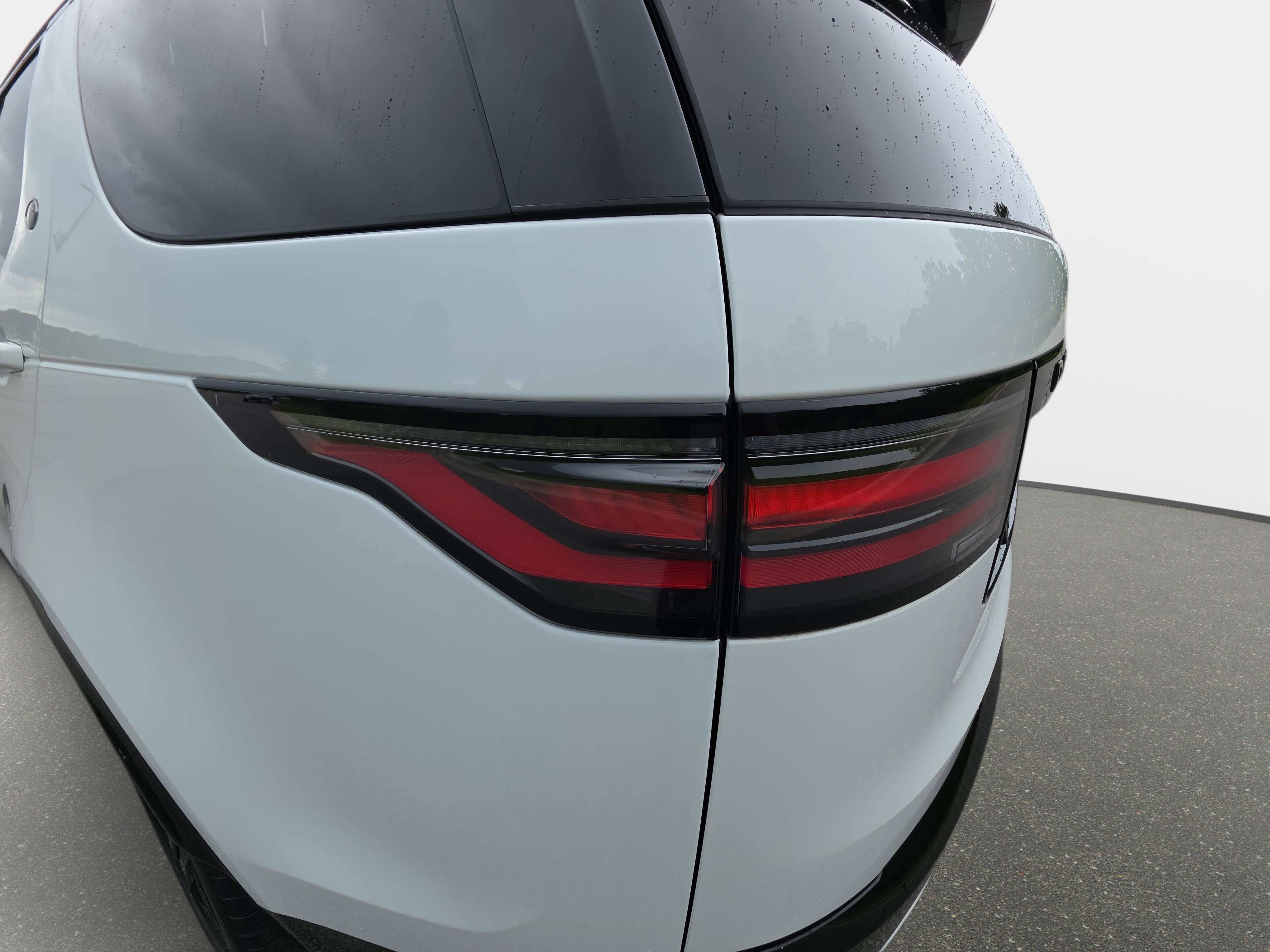 2025 Land Rover Discovery Dynamic SE