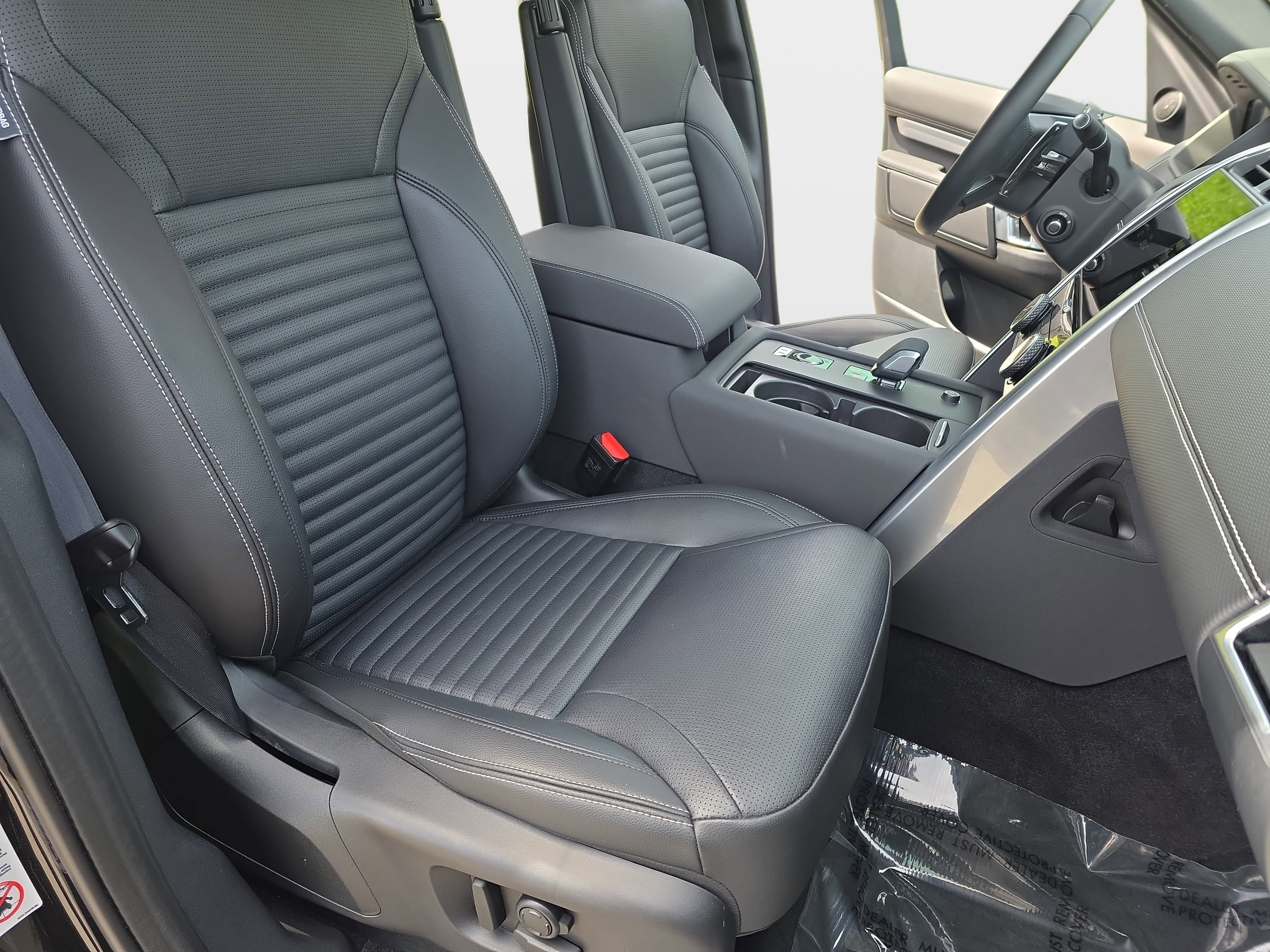 2025 Land Rover Discovery Dynamic SE