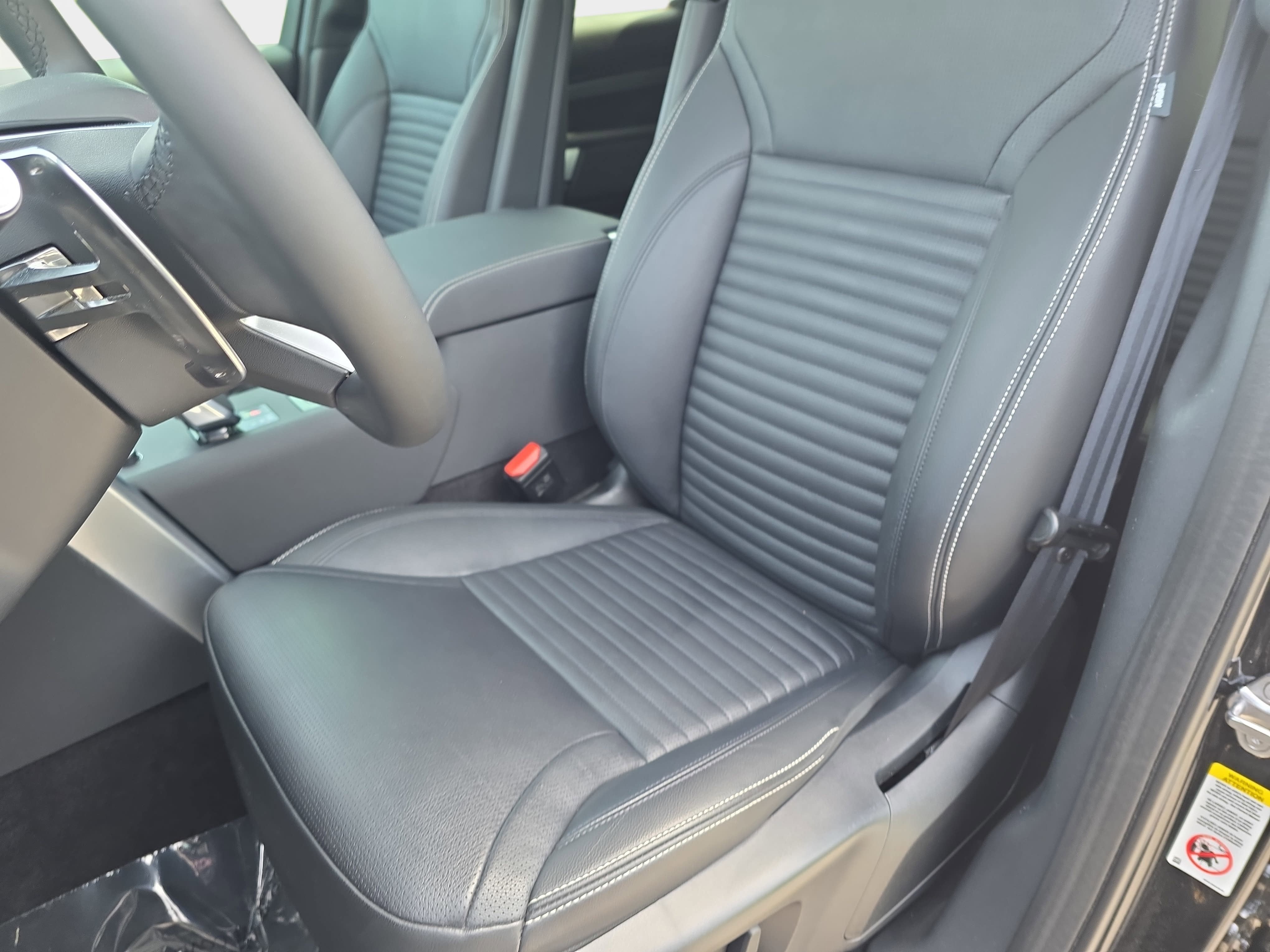 2025 Land Rover Discovery Dynamic SE