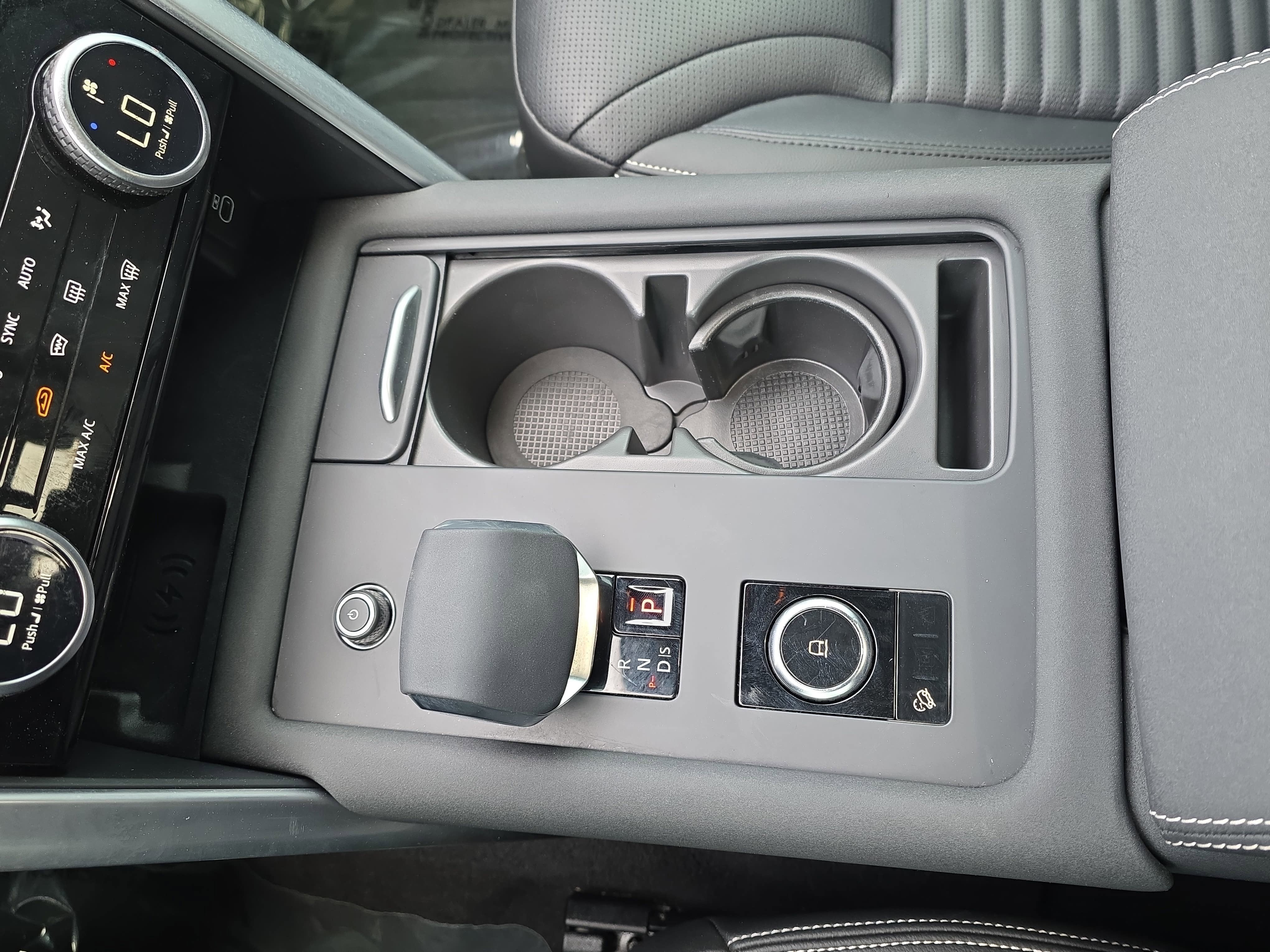 2025 Land Rover Discovery Dynamic SE