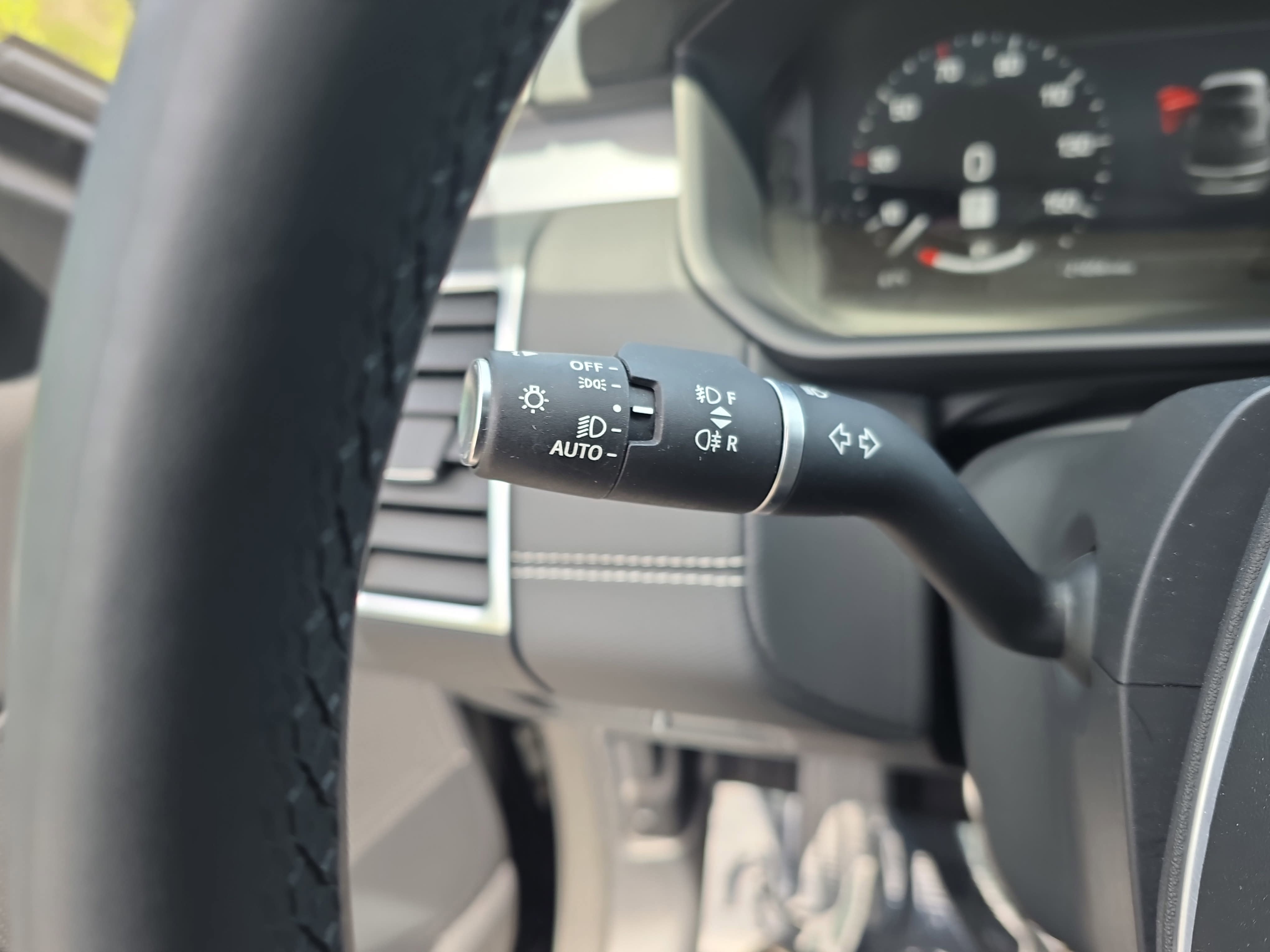 2025 Land Rover Discovery Dynamic SE
