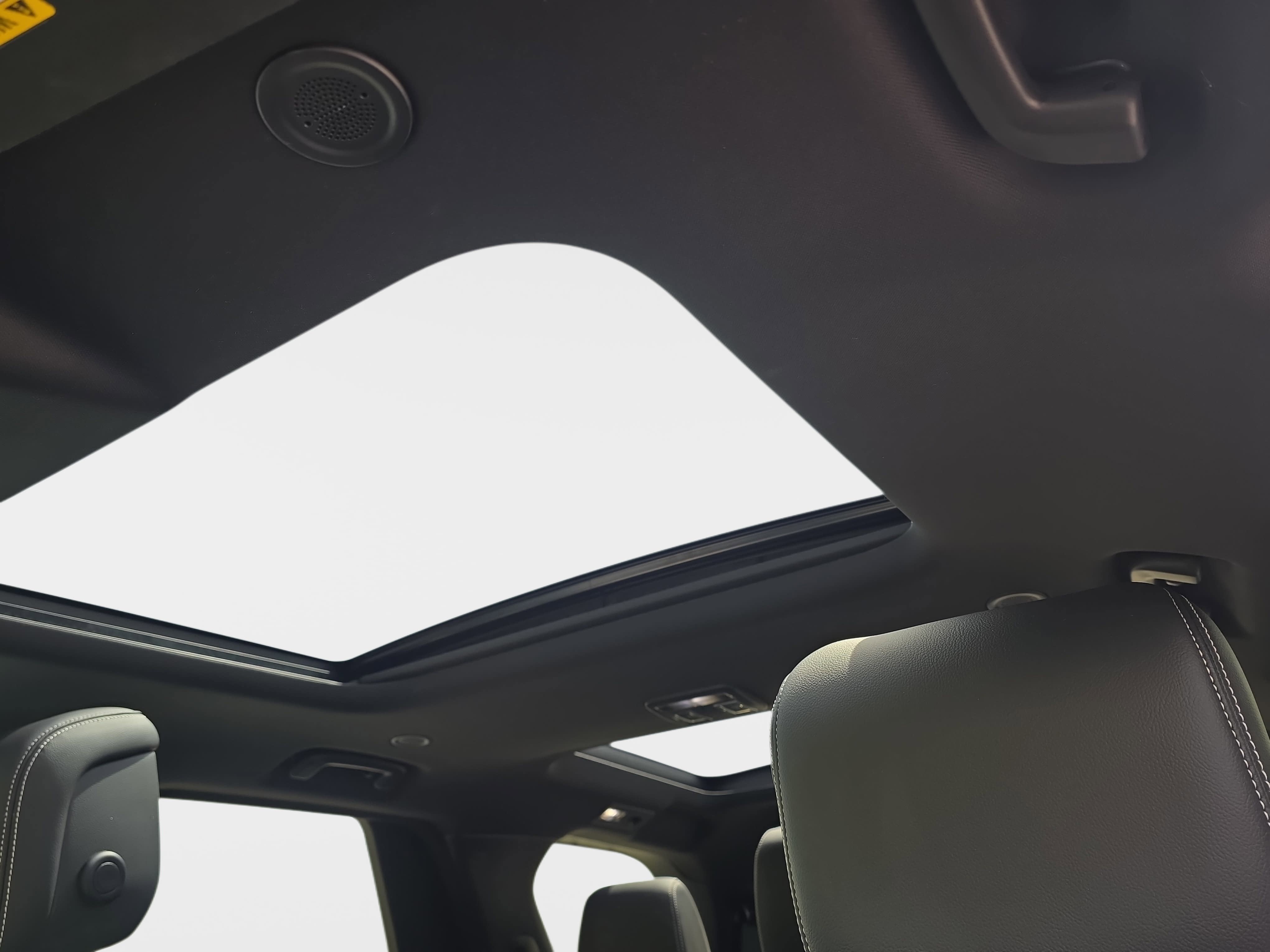 2025 Land Rover Discovery Dynamic SE