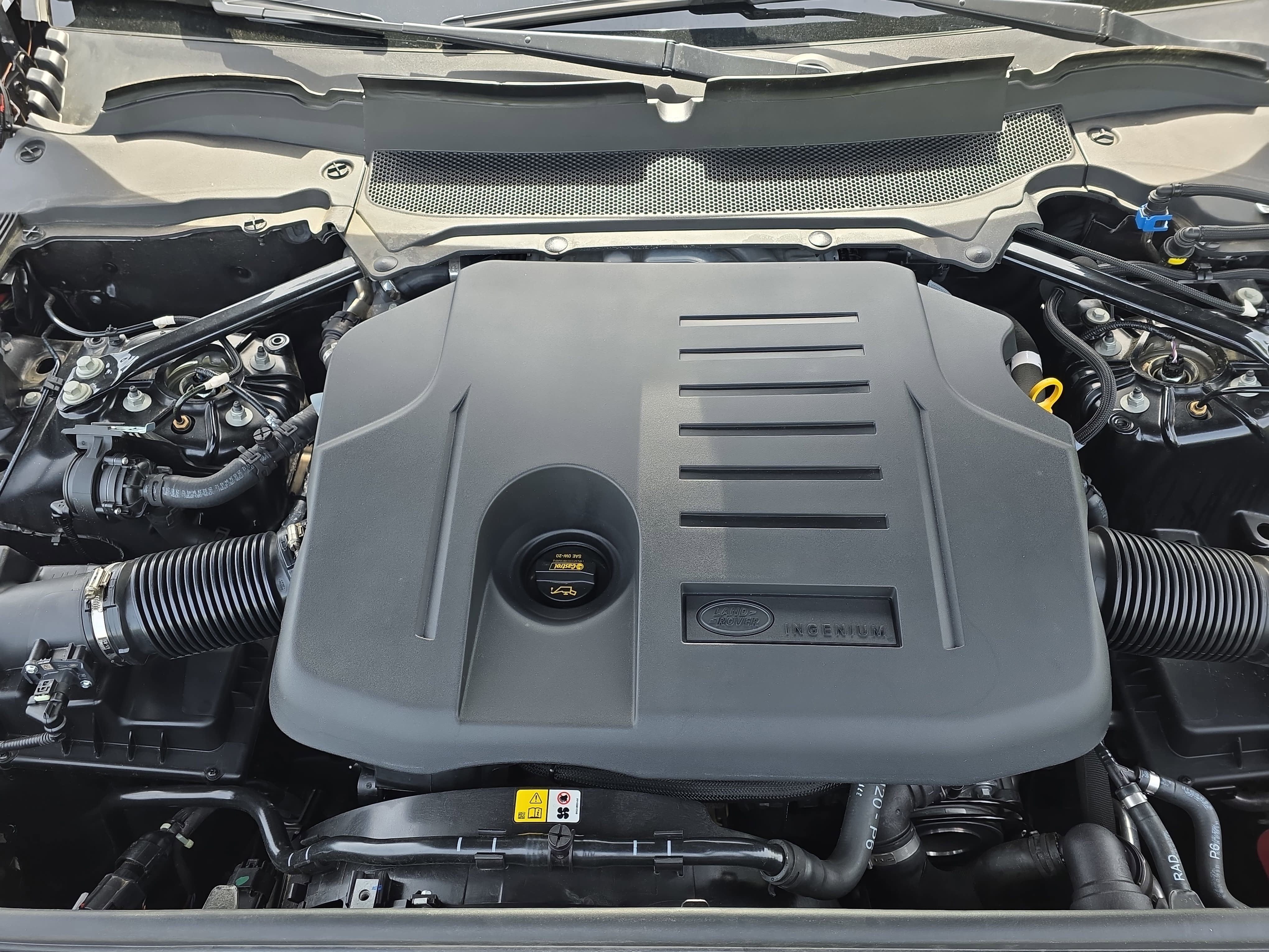 2025 Land Rover Discovery Dynamic SE