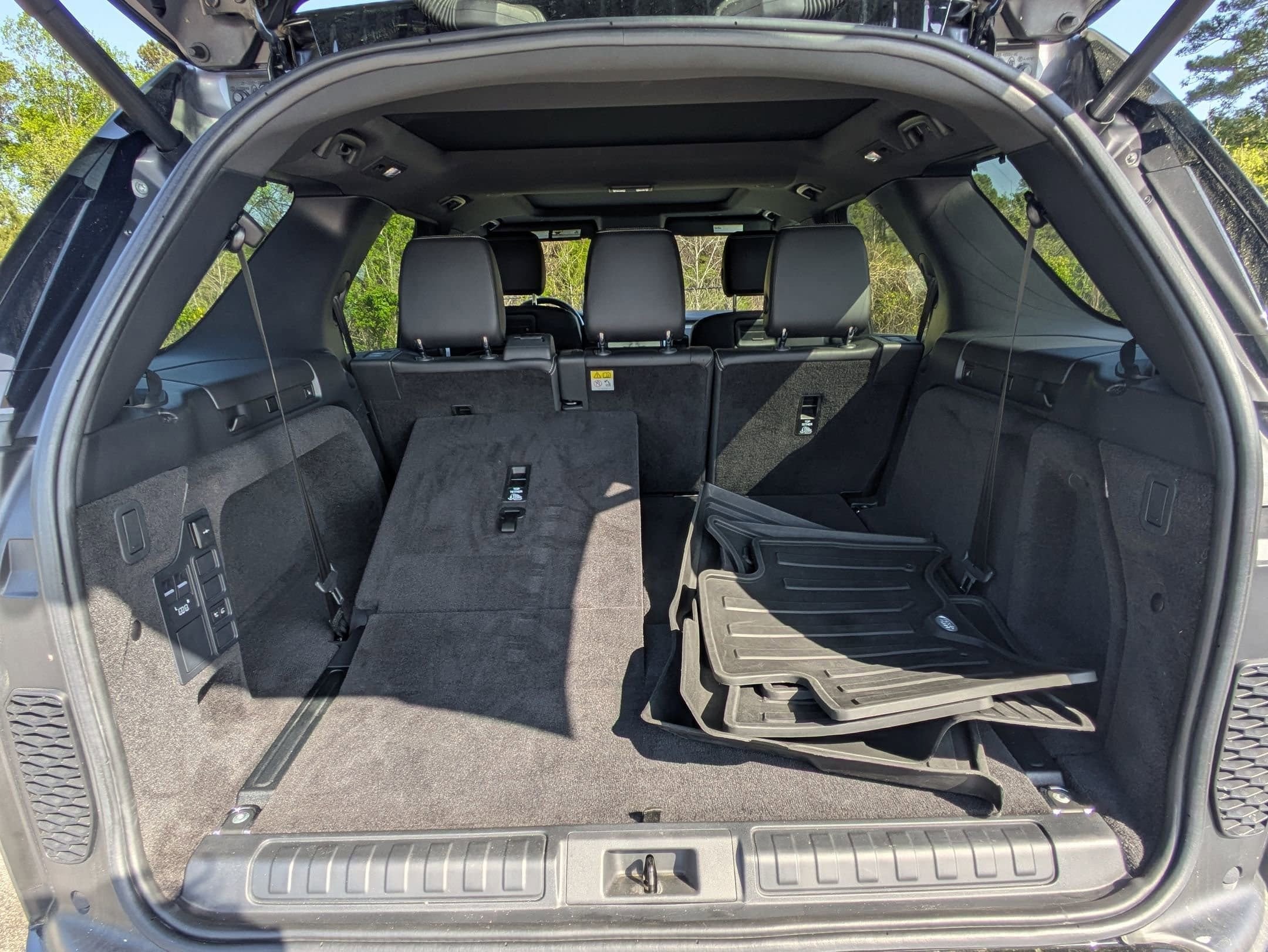 2022 Land Rover Discovery S R-Dynamic