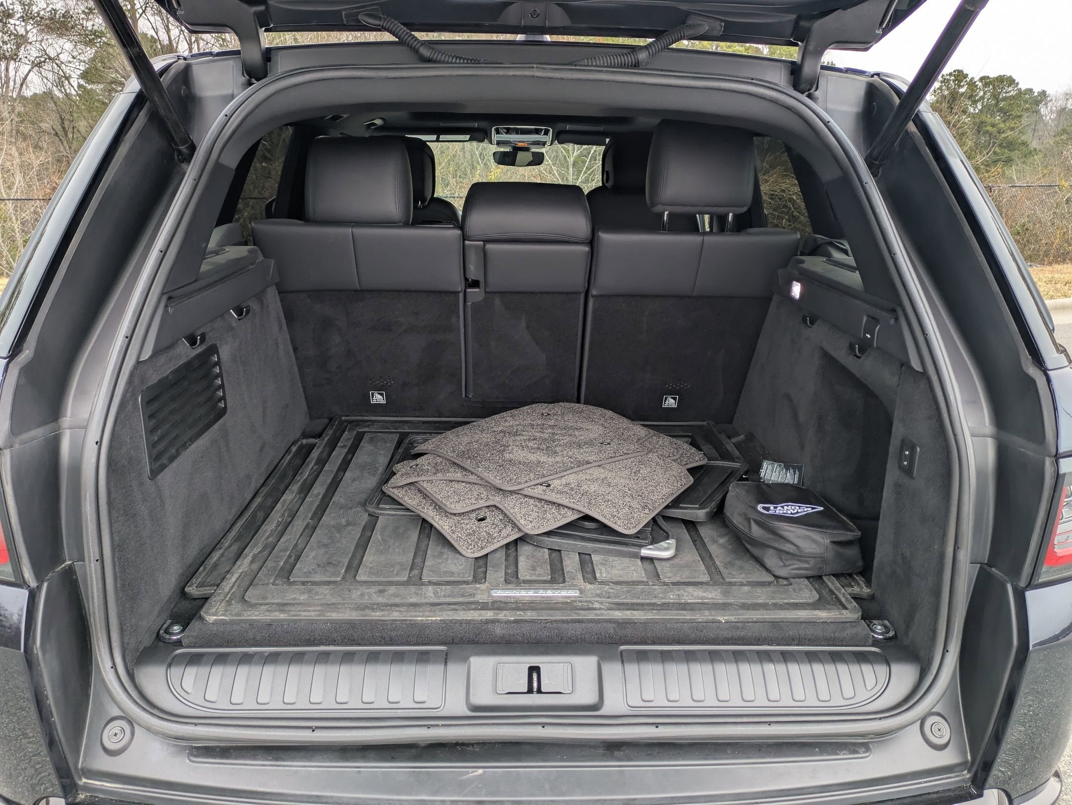 2022 Land Rover Range Rover Sport HSE Silver Edition