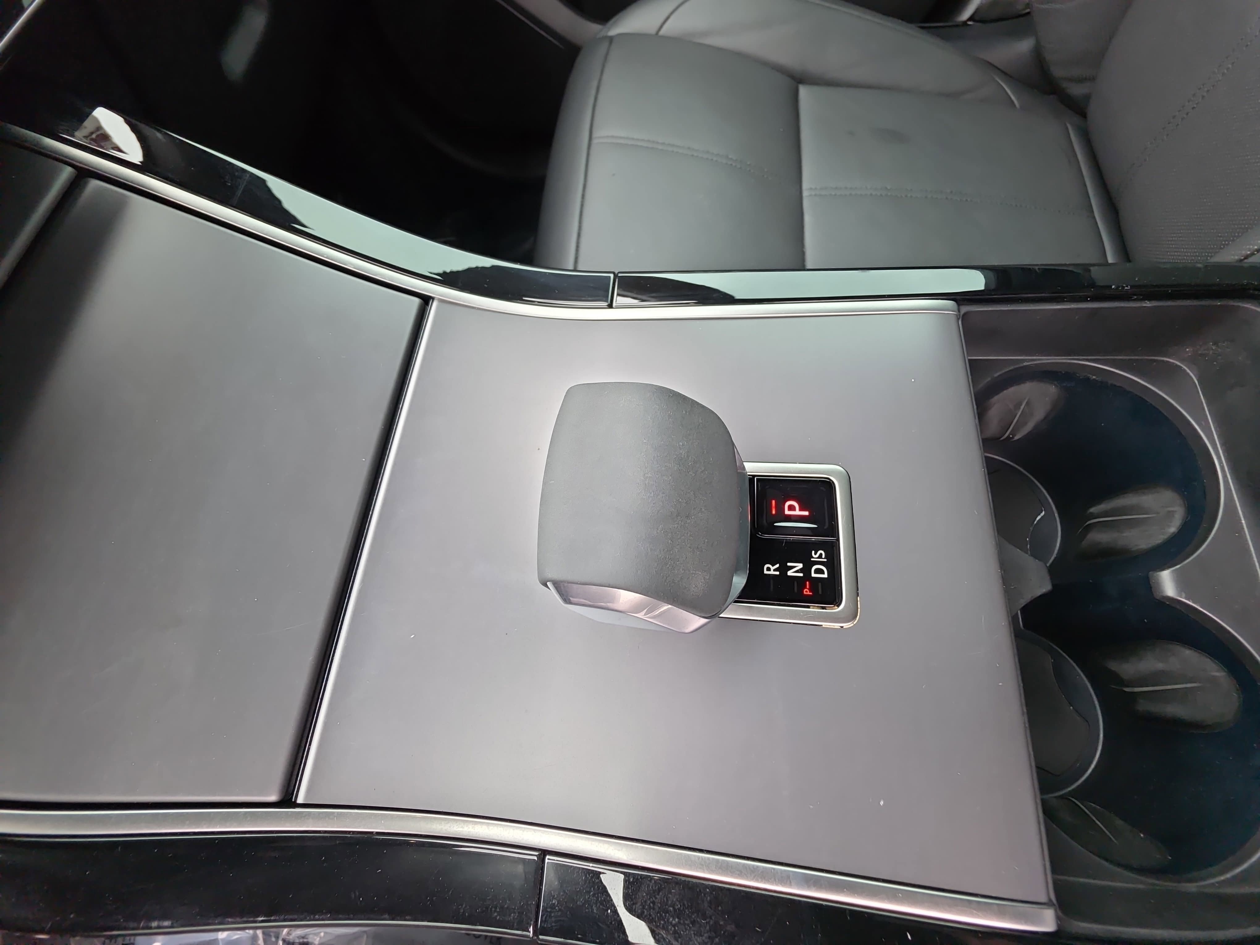2024 Land Rover Range Rover Velar Dynamic SE