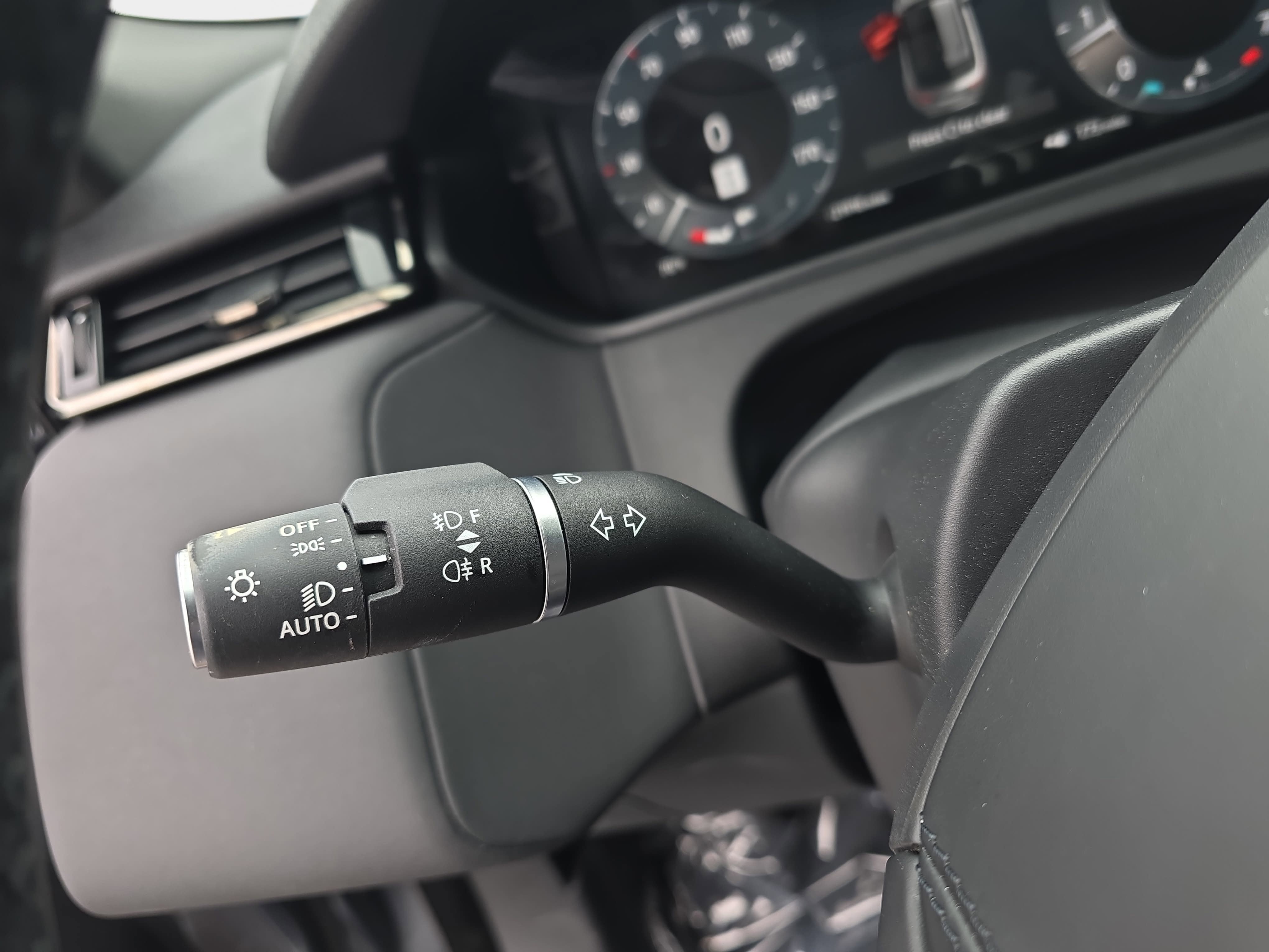 2024 Land Rover Range Rover Velar Dynamic SE