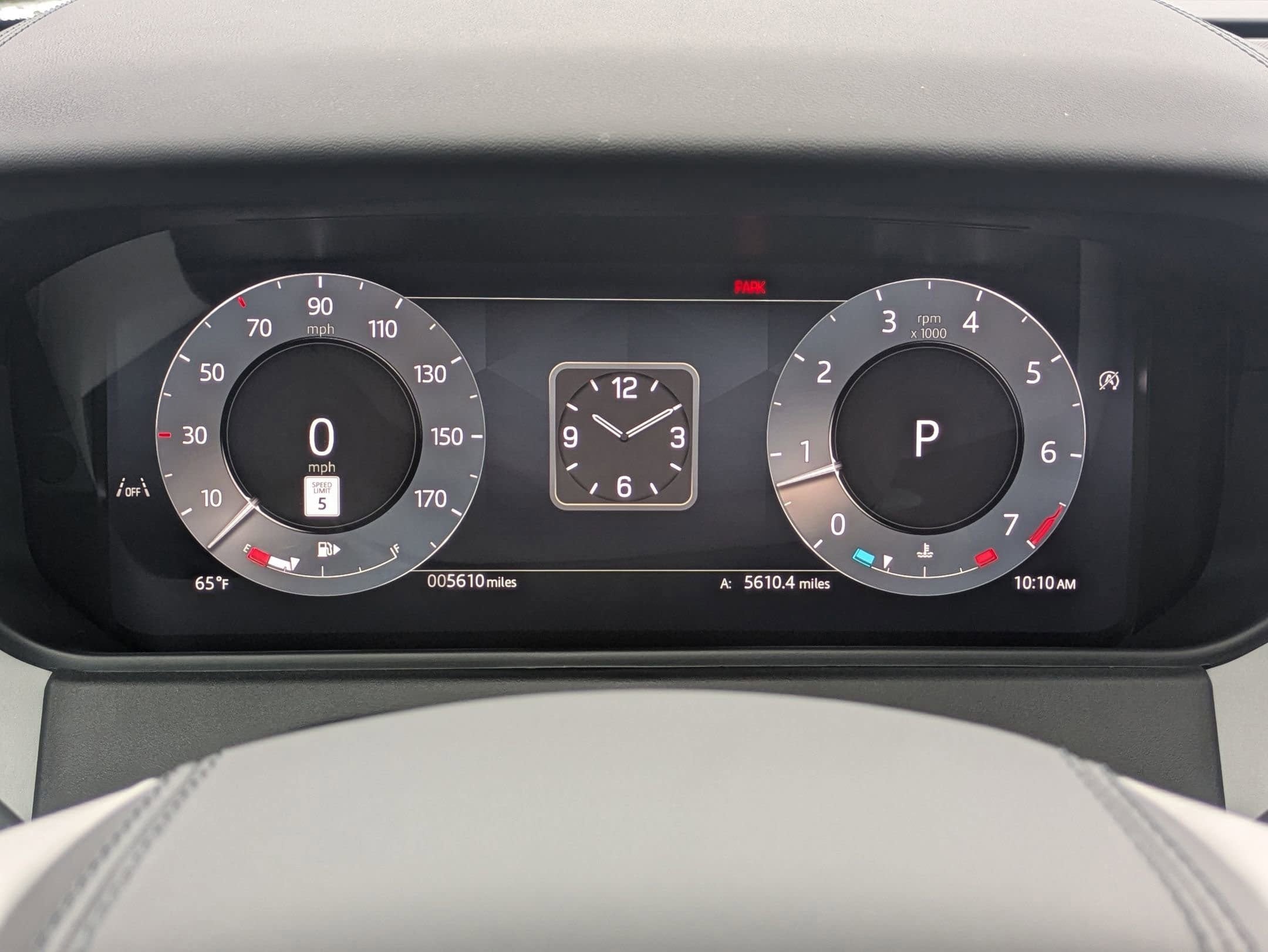 2026 Land Rover Range Rover Velar Dynamic SE