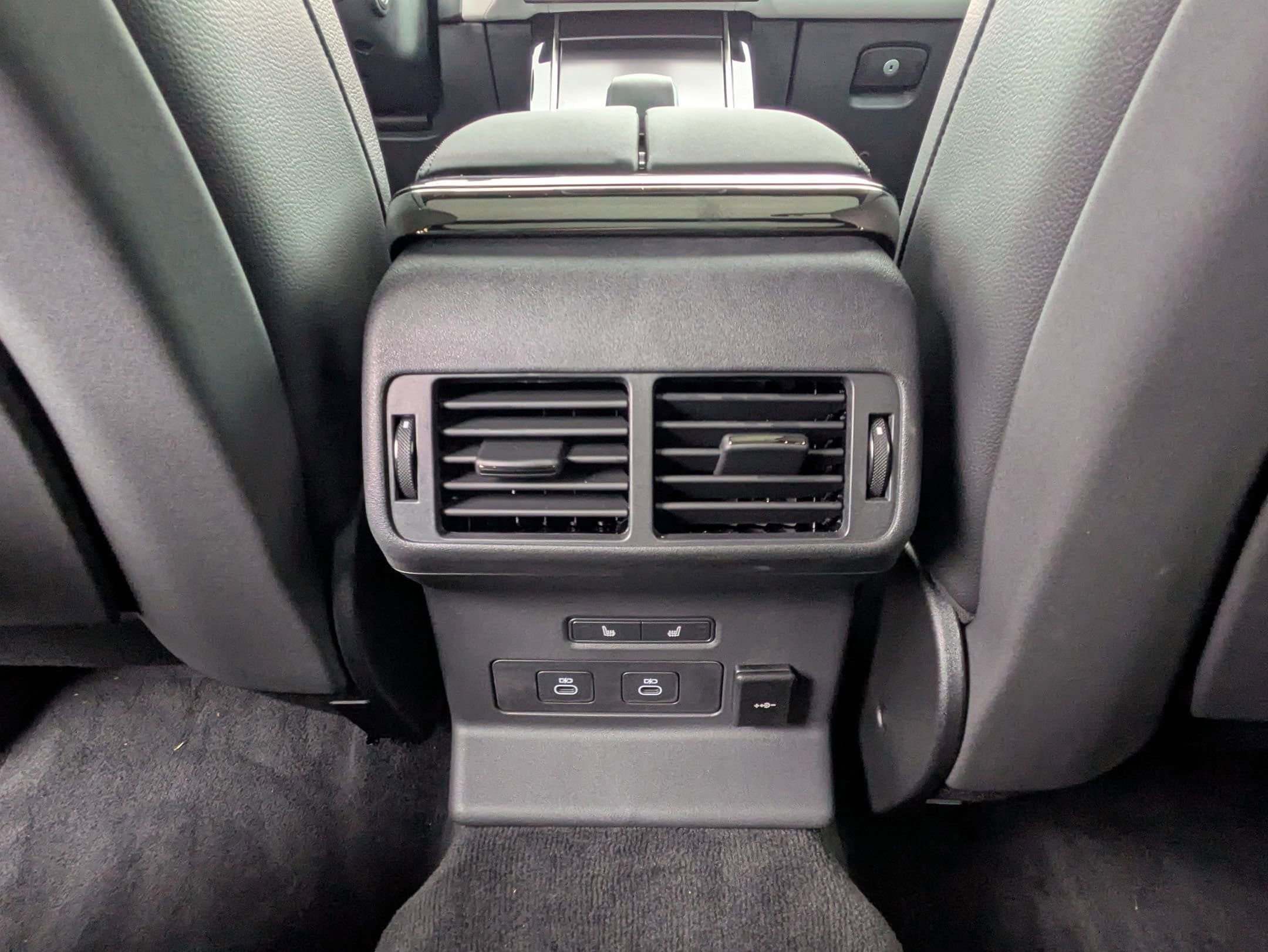 2026 Land Rover Range Rover Velar Dynamic SE