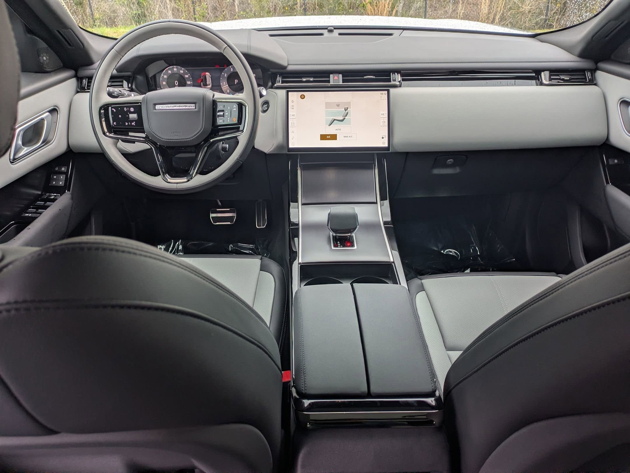 2026 Land Rover Range Rover Velar Dynamic SE