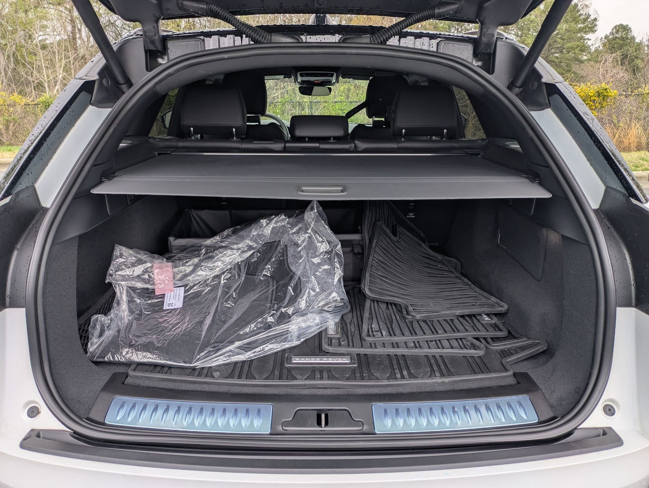 2026 Land Rover Range Rover Velar Dynamic SE