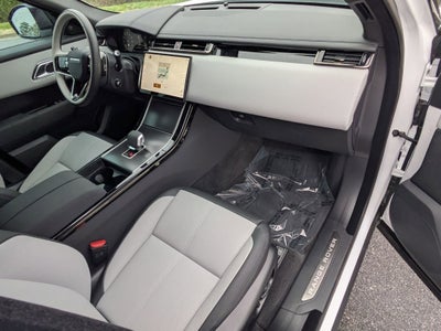 2026 Land Rover Range Rover Velar Dynamic SE