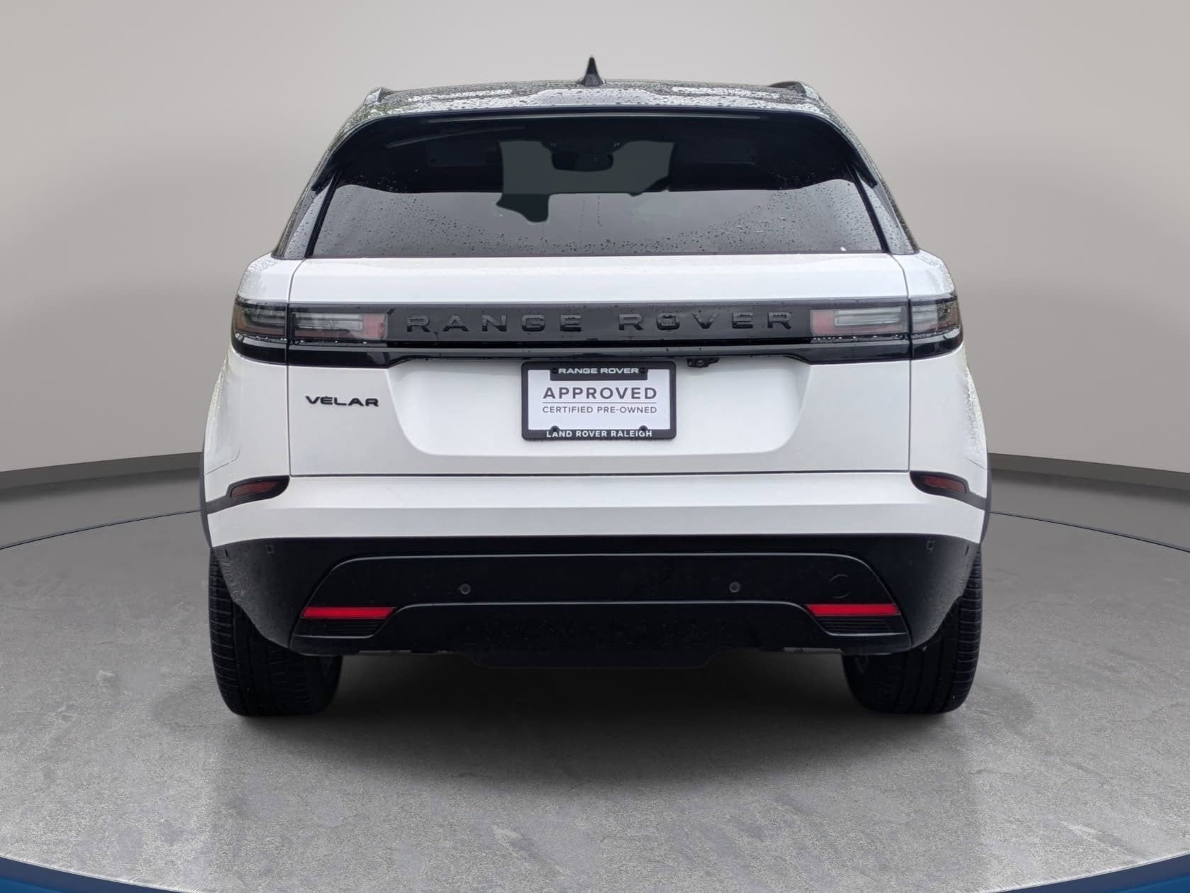 2026 Land Rover Range Rover Velar Dynamic SE