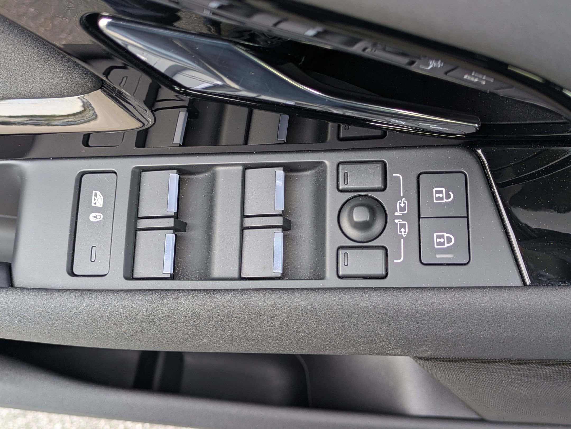 2025 Land Rover Range Rover Evoque Core S