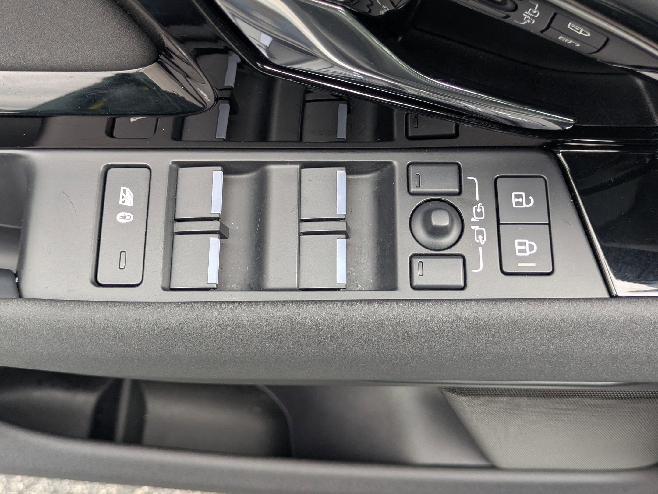 2024 Land Rover Range Rover Evoque Dynamic SE