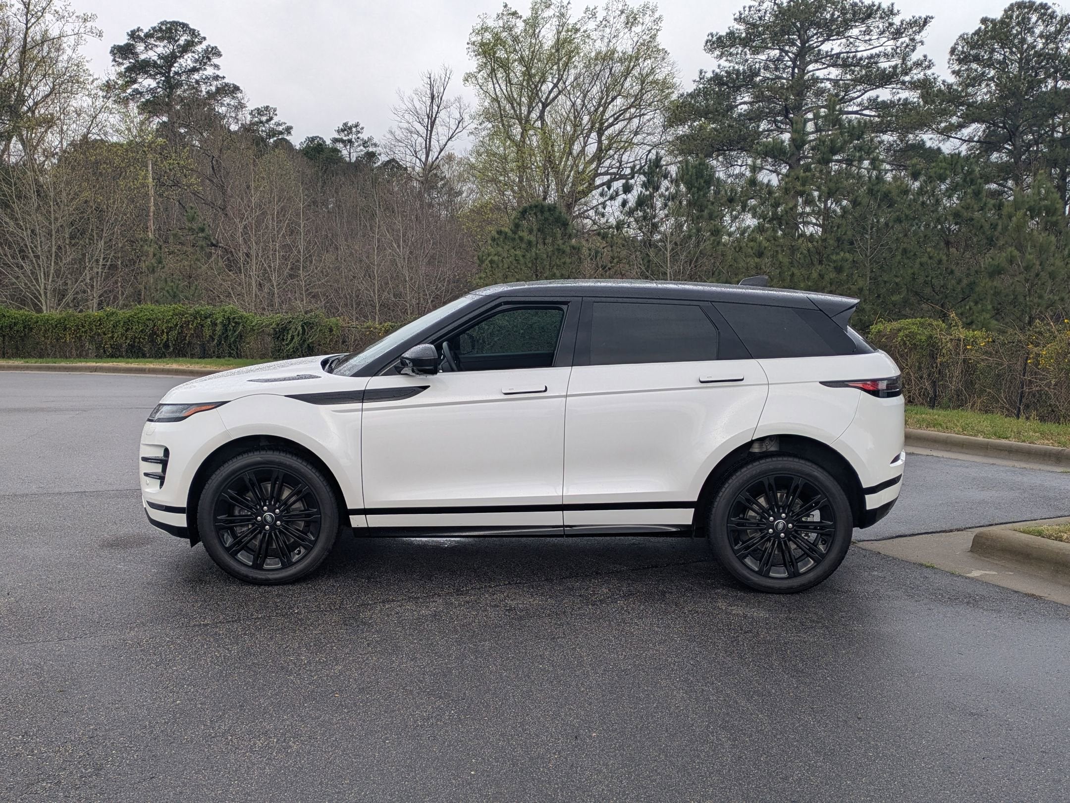 2024 Land Rover Range Rover Evoque Dynamic SE
