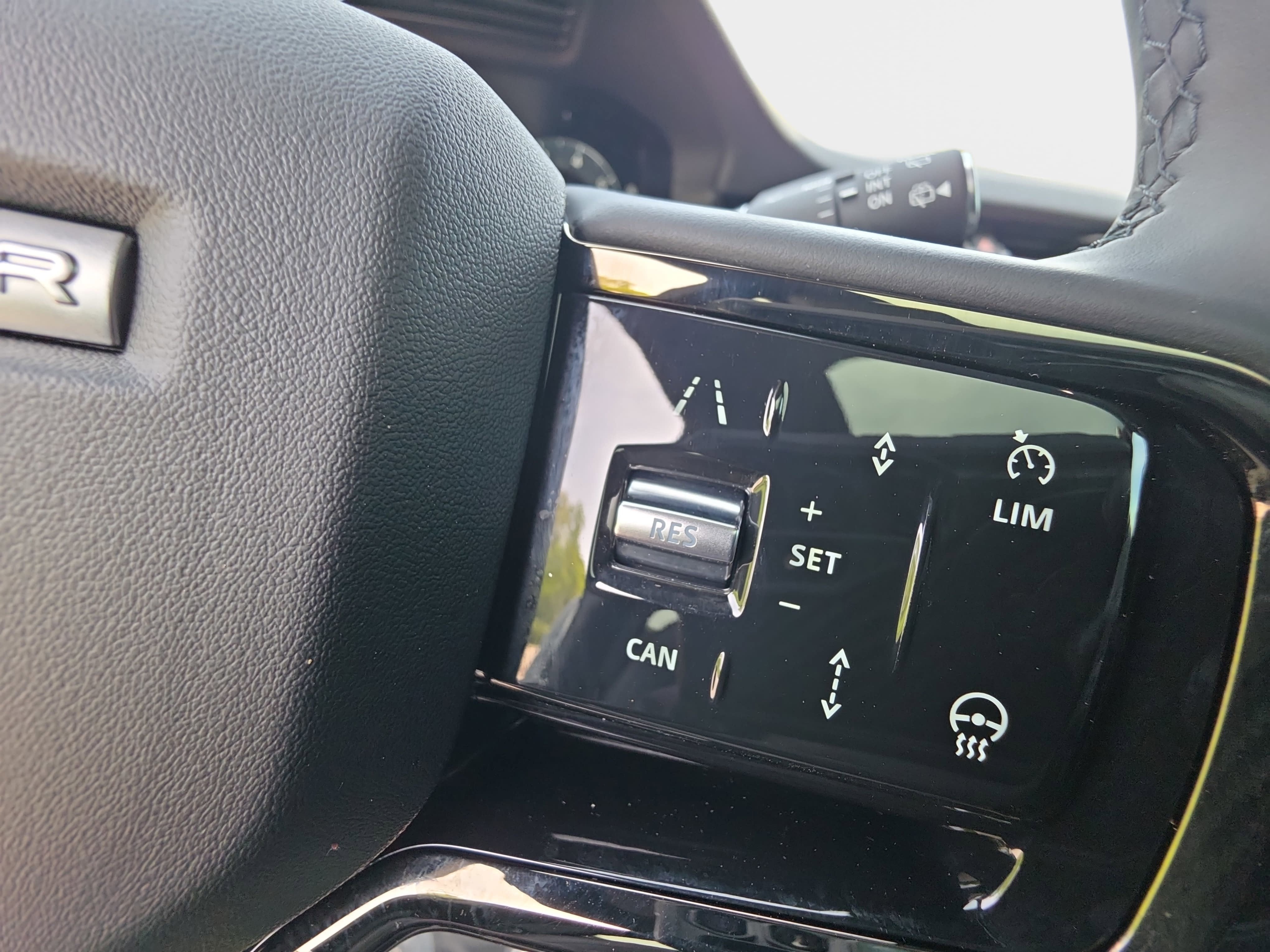 2025 Land Rover Range Rover Evoque Dynamic SE