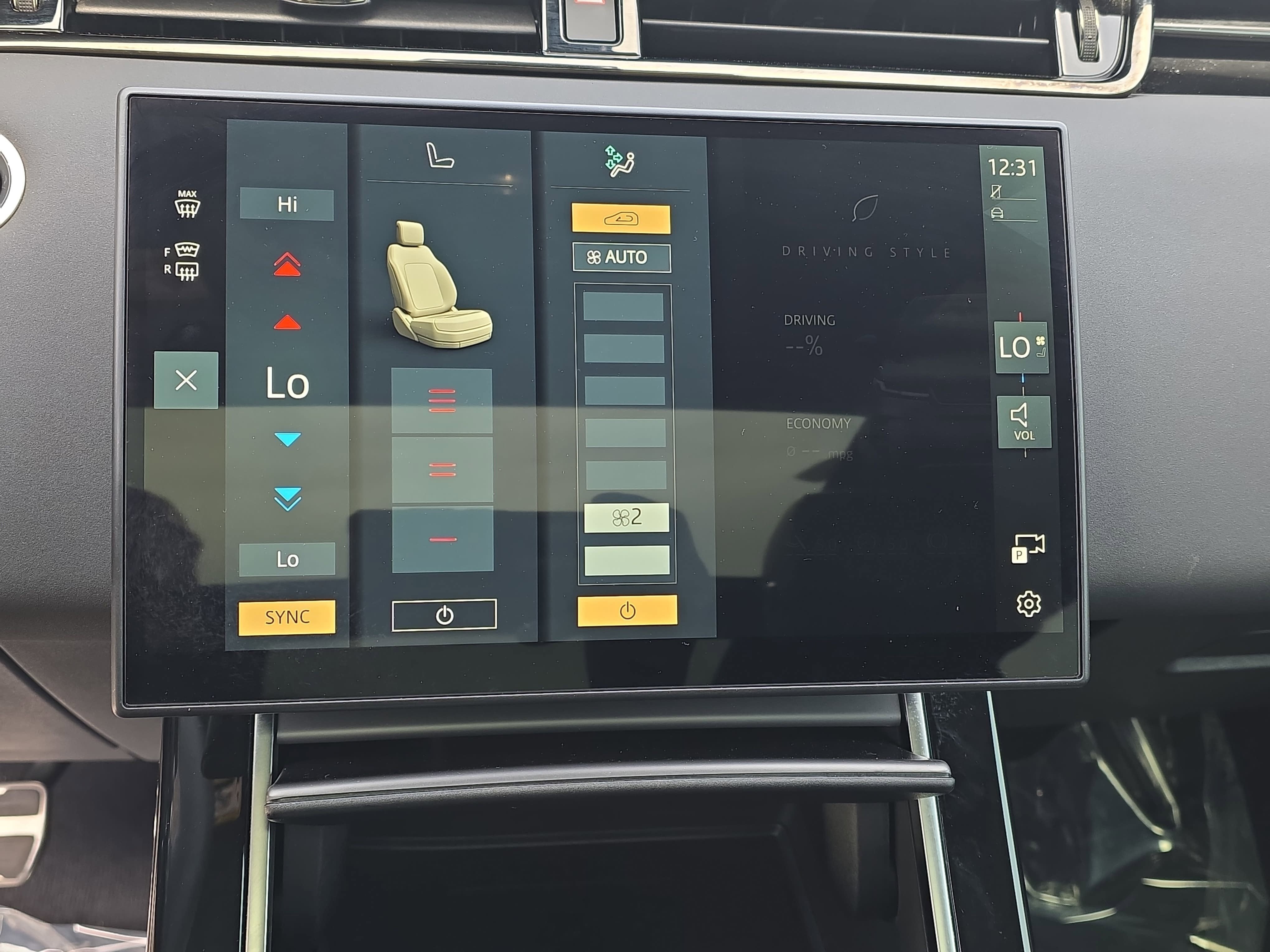 2025 Land Rover Range Rover Evoque Dynamic SE