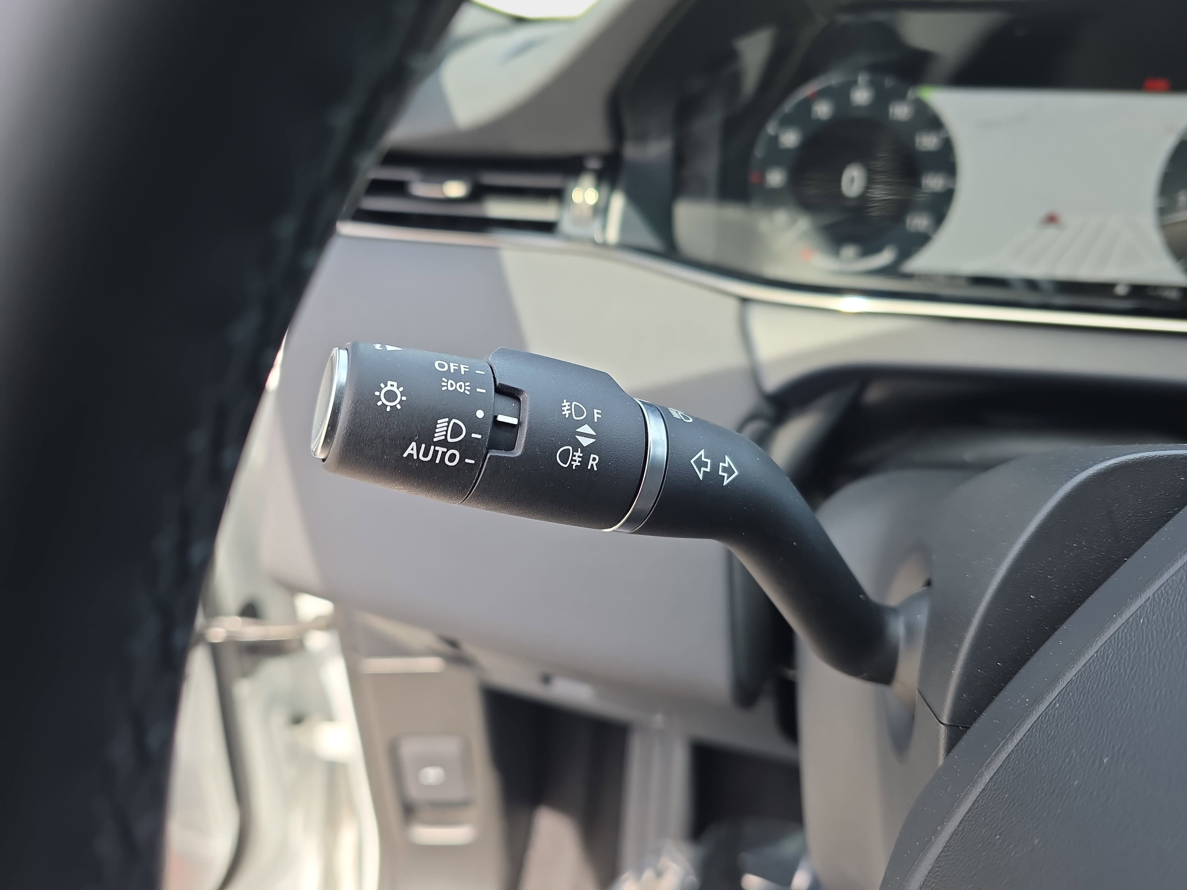 2025 Land Rover Range Rover Evoque Dynamic SE