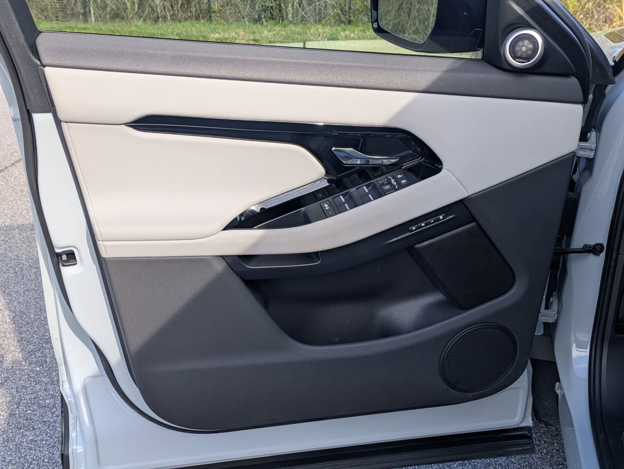 2025 Land Rover Range Rover Evoque Dynamic SE